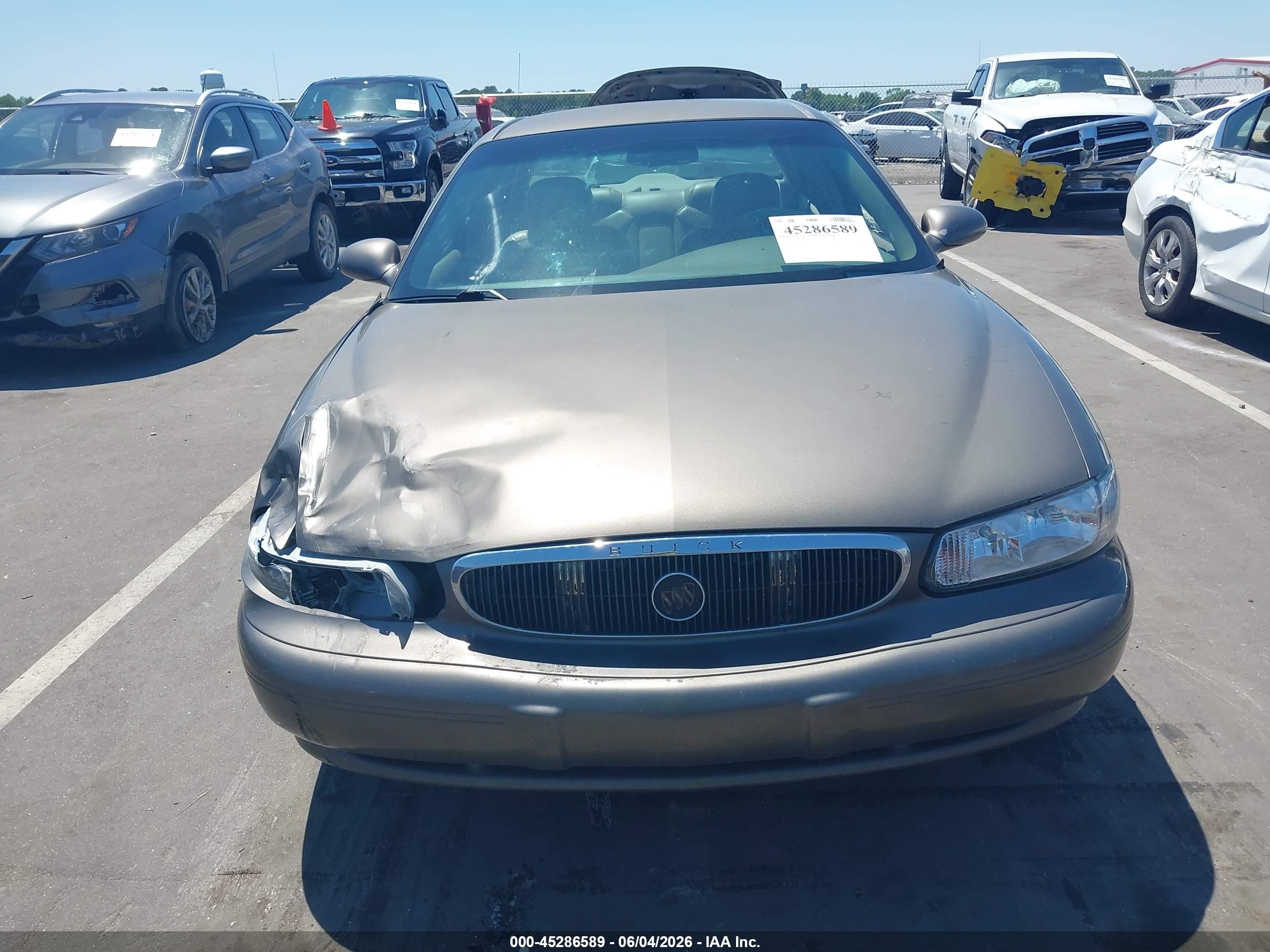 2005 Buick Century   Бежевый vin: 2G4WS55J851124348
