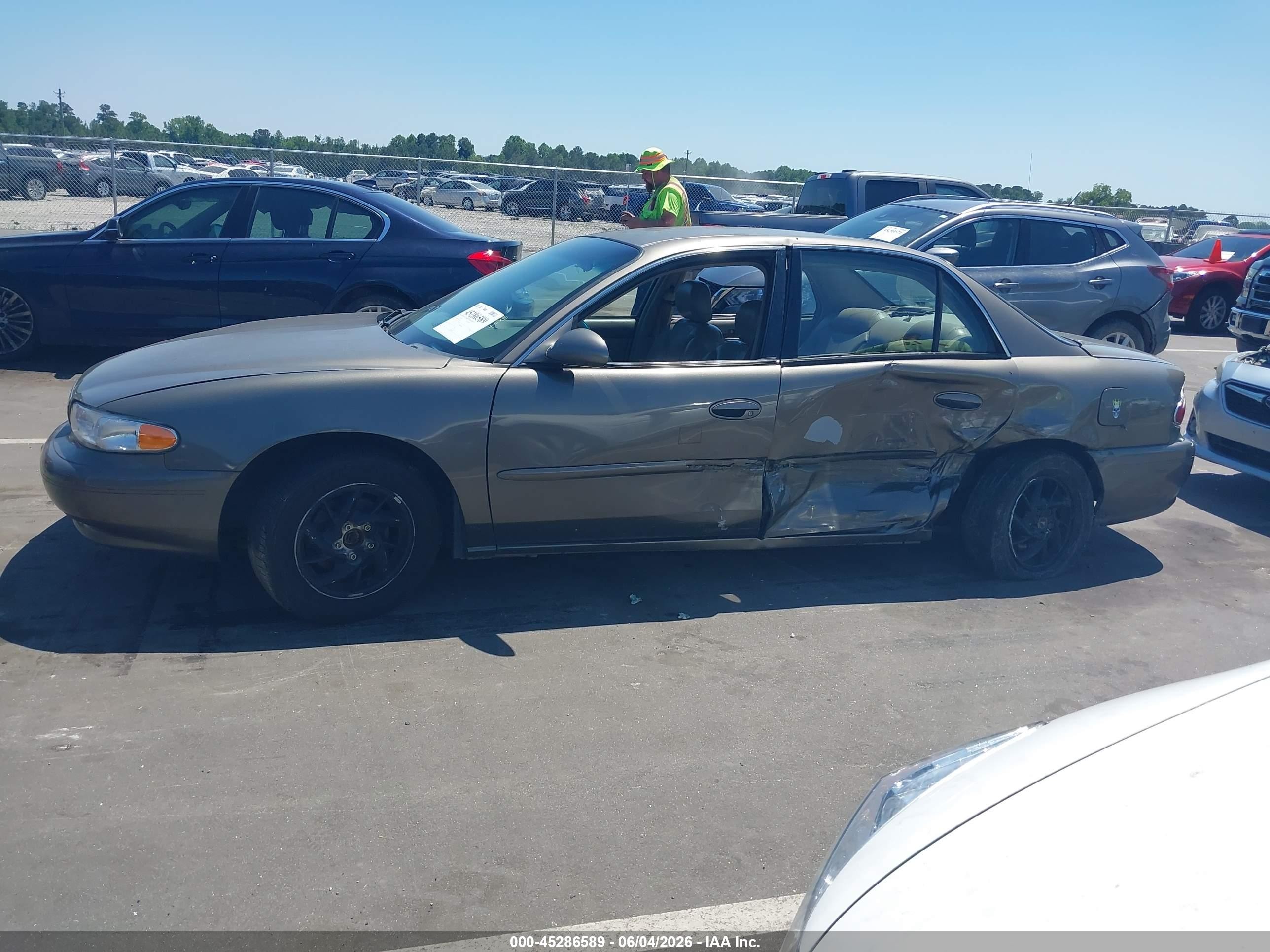2005 Buick Century   Бежевый vin: 2G4WS55J851124348