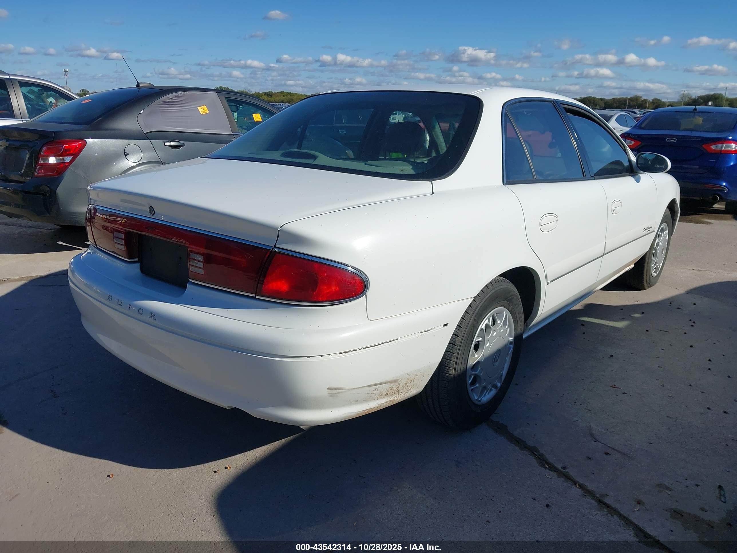 1999 Buick Century Limited White vin: 2G4WY52M1X1567568