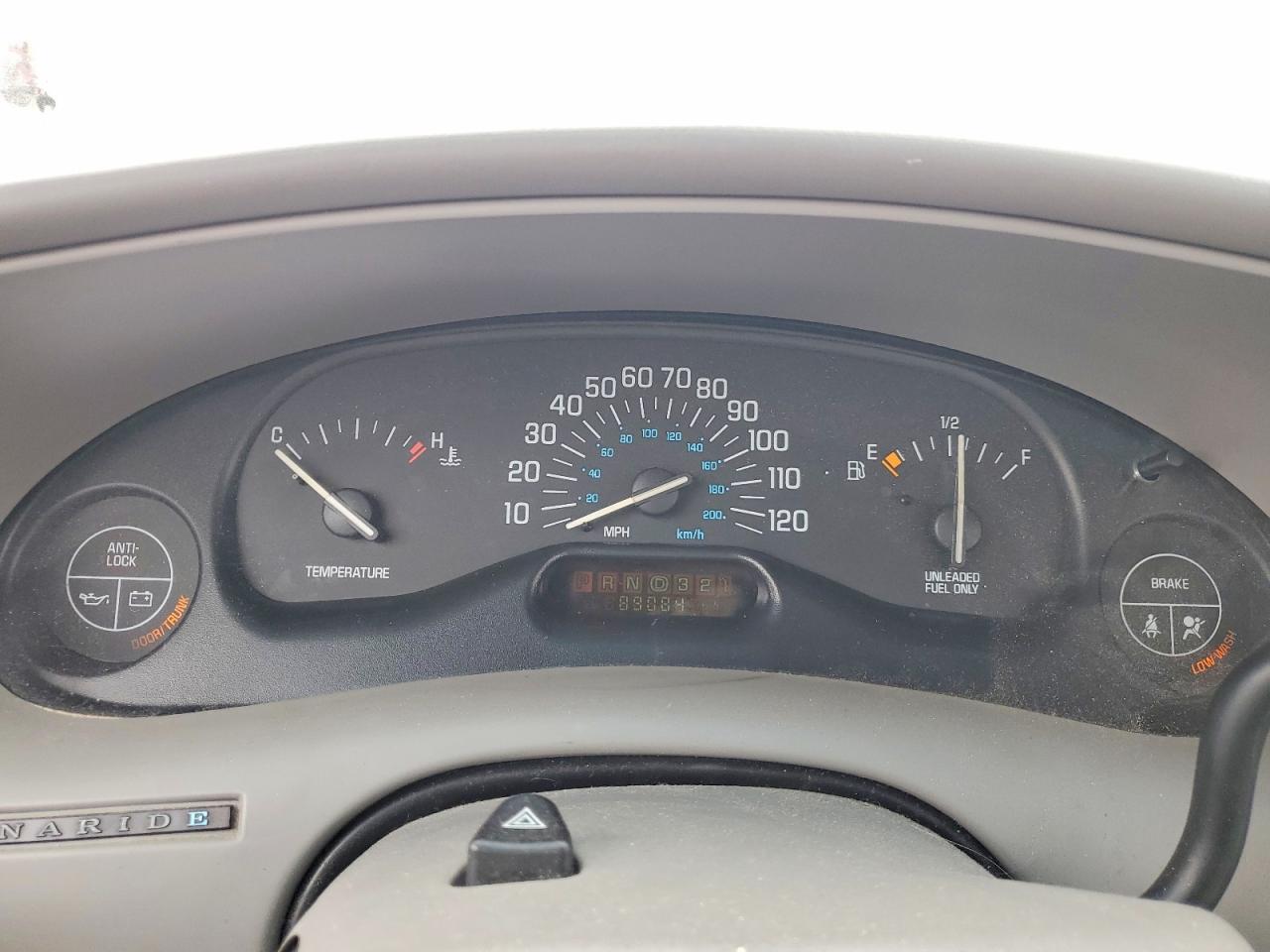 1998 Buick Century Limited White vin: 2G4WY52M5W1443768