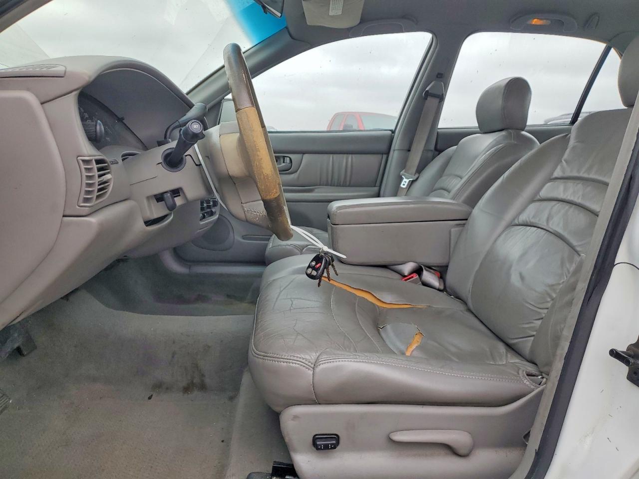 1998 Buick Century Limited White vin: 2G4WY52M5W1443768
