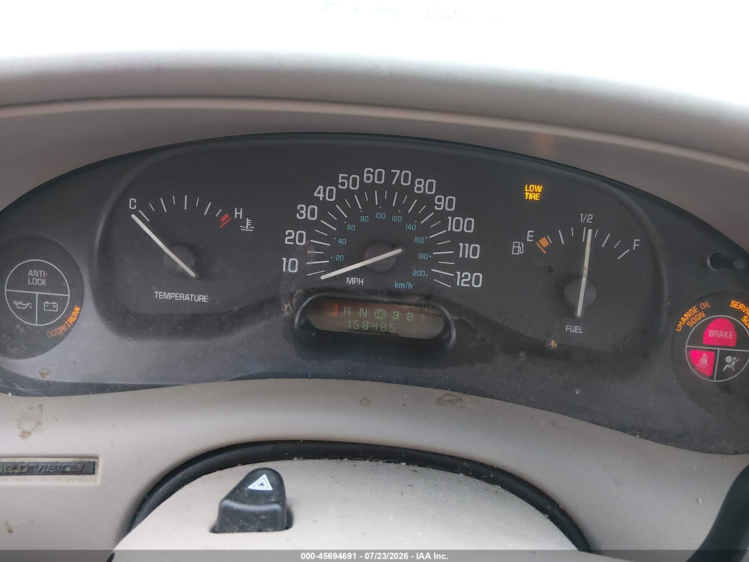 1999 Buick Century Limited Beige vin: 2G4WY52M7X1413673