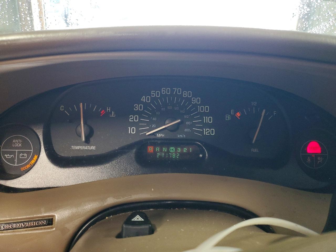 1999 Buick Century Limited Beige vin: 2G4WY52M8X1618936