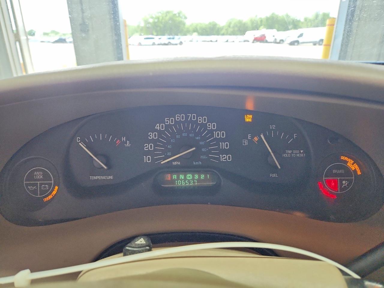 2002 Buick Century Limited White vin: 2G4WY55J021232621