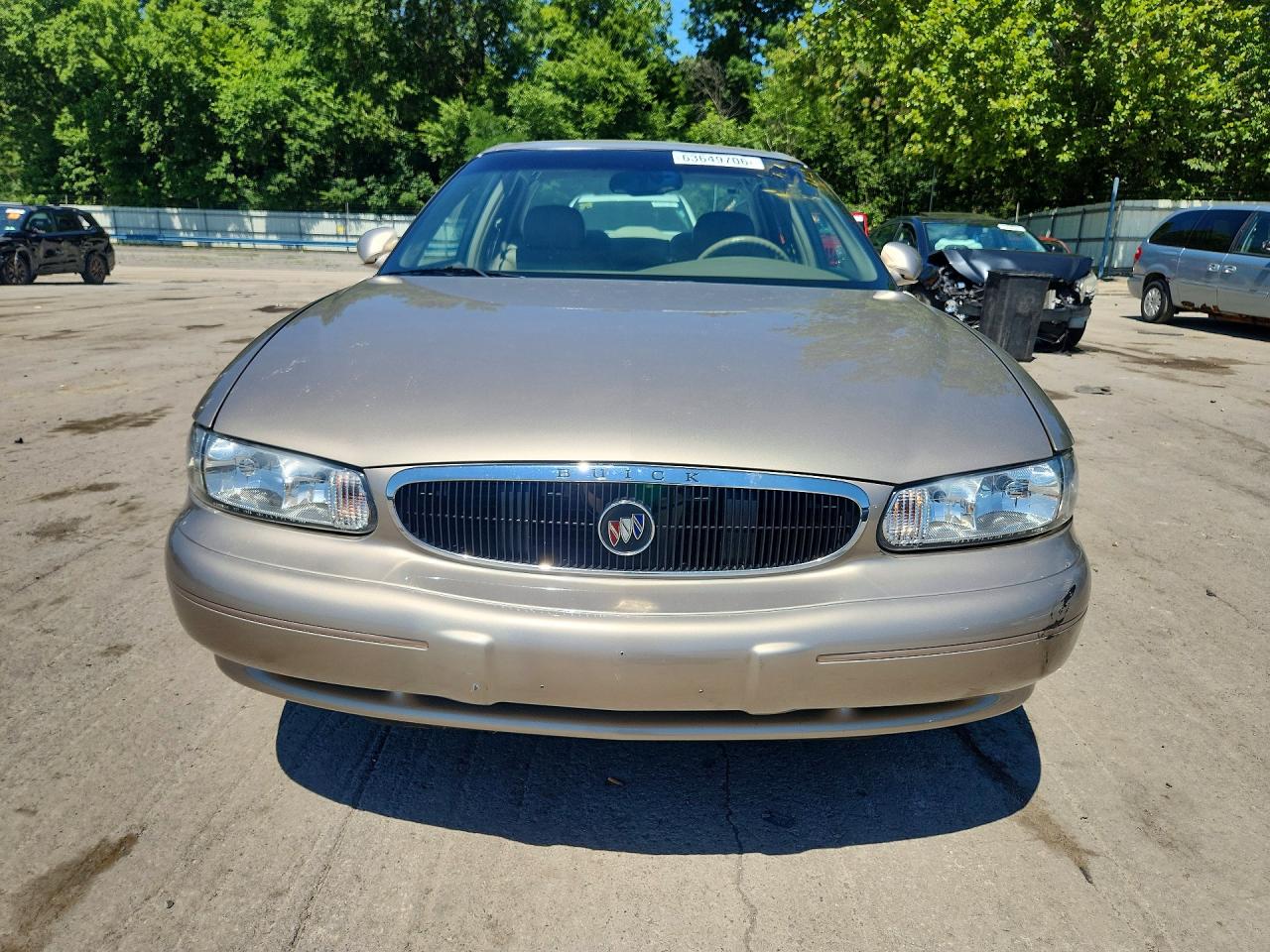 2001 Buick Century Limited Золотой vin: 2G4WY55J811174997