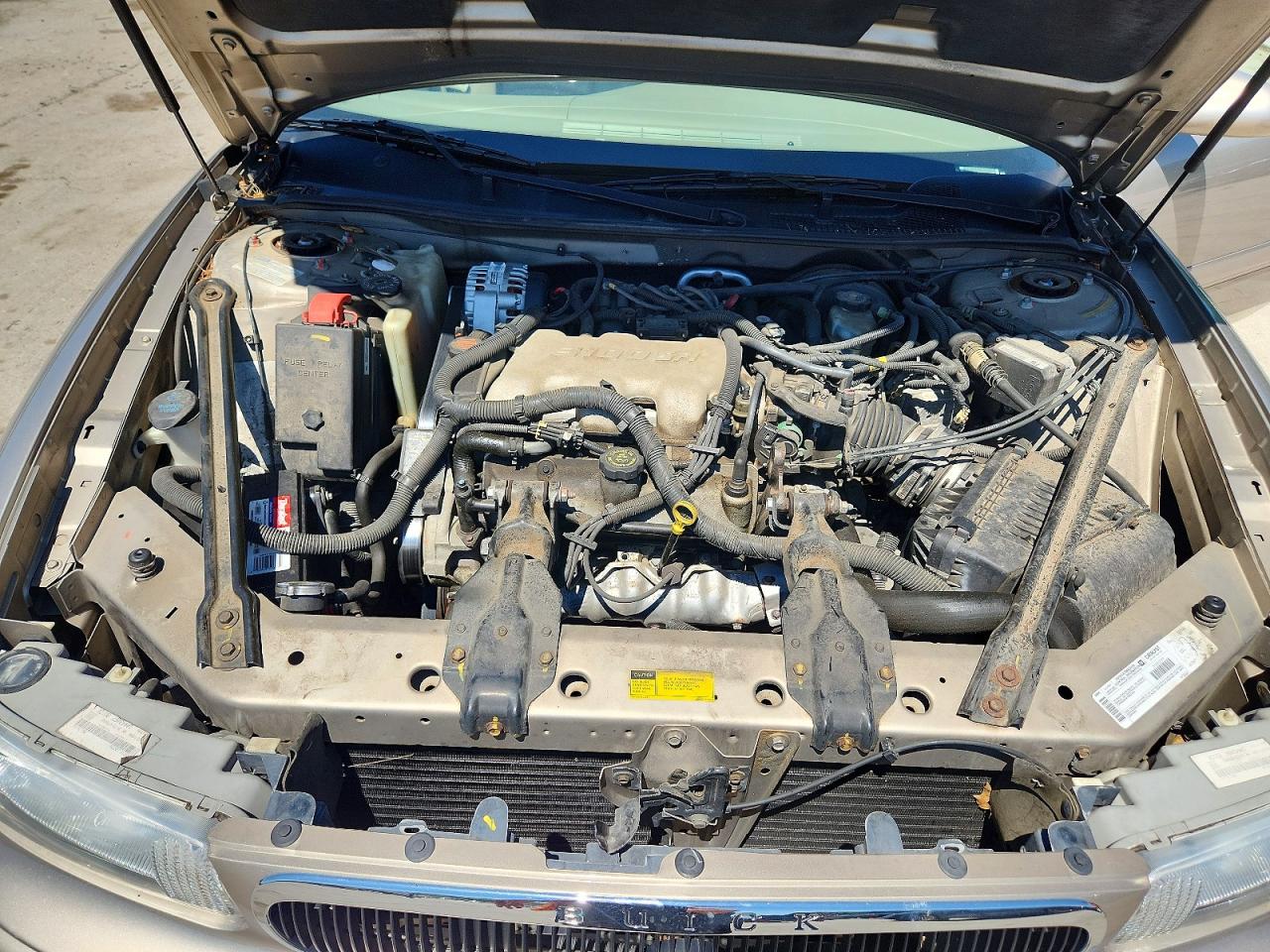 2001 Buick Century Limited Золотой vin: 2G4WY55J811174997