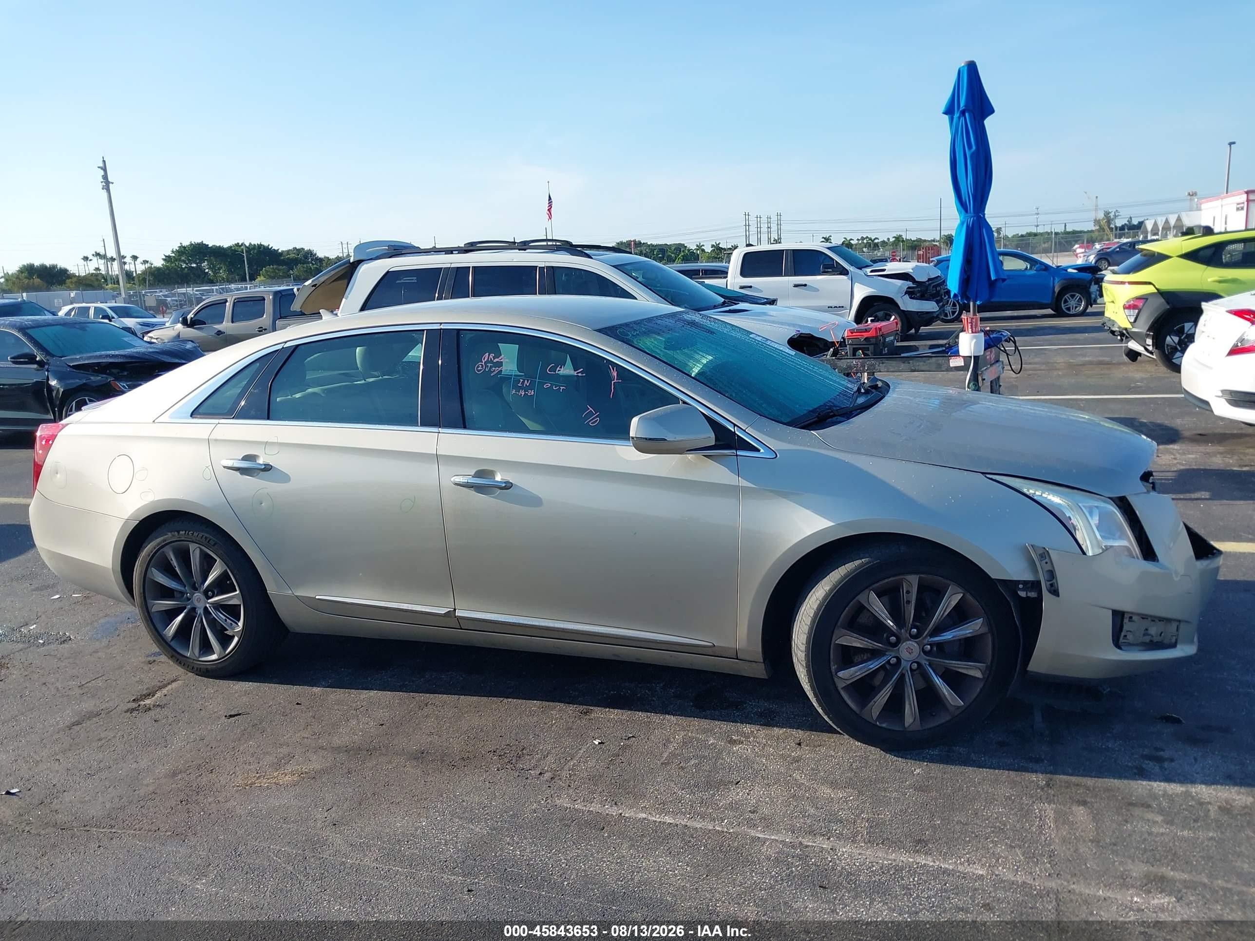 2014 Cadillac Xts Standard Золотой vin: 2G61L5S30E9256994