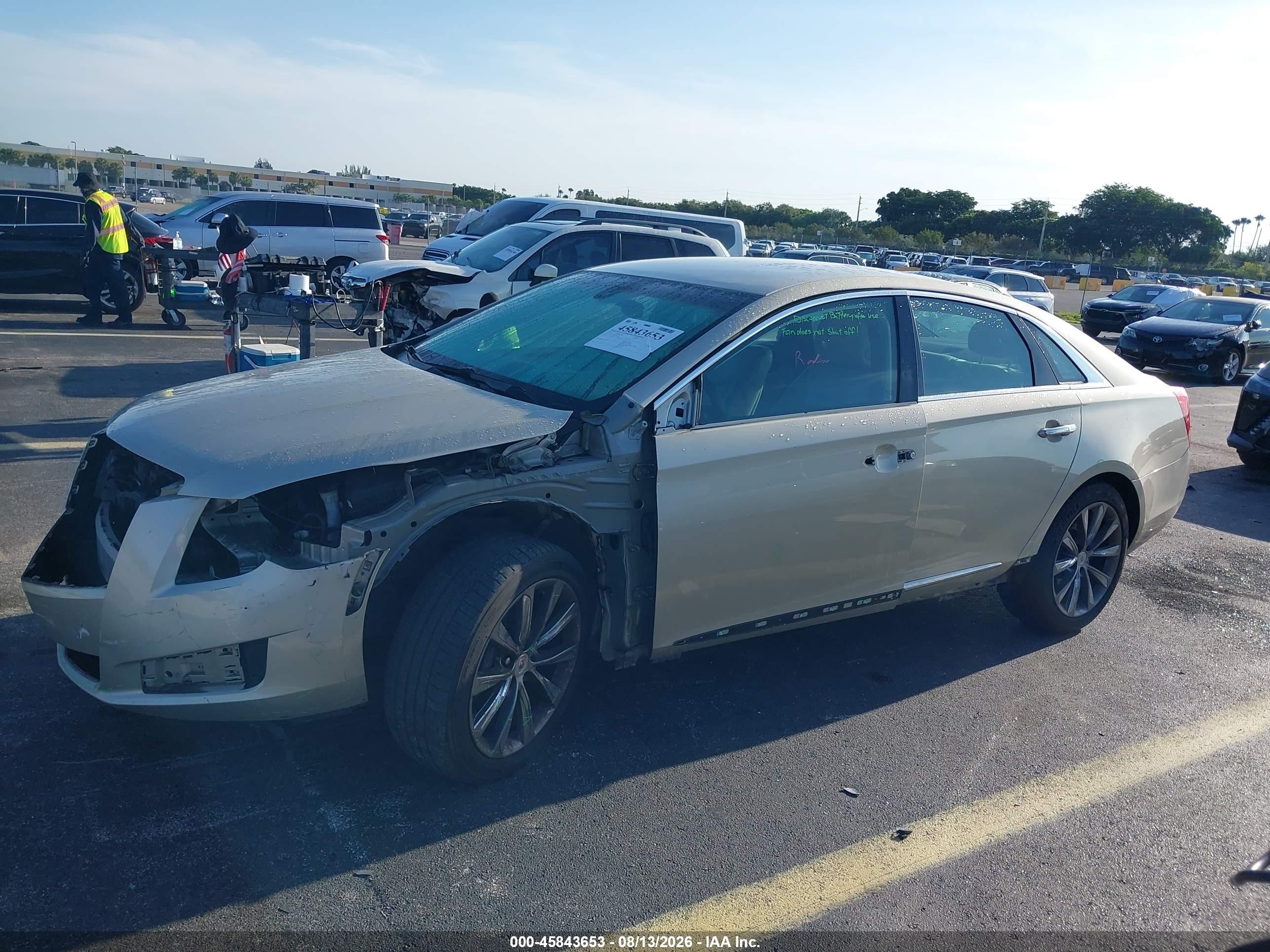2014 Cadillac Xts Standard Золотой vin: 2G61L5S30E9256994