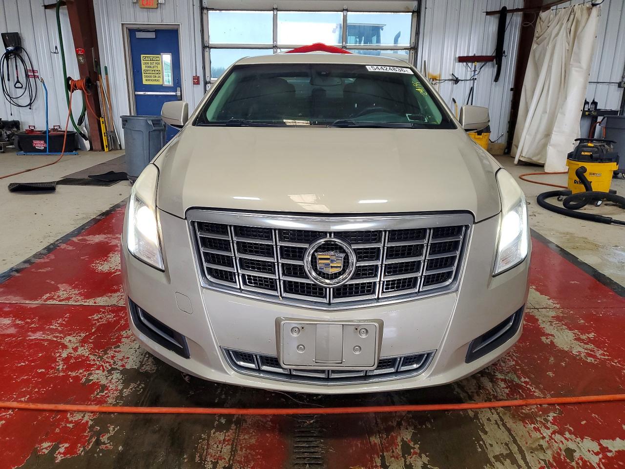 2014 Cadillac Xts Beige vin: 2G61L5S32E9129079
