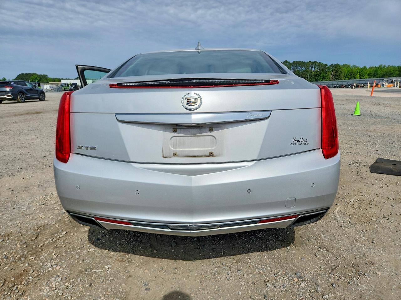 2015 Cadillac Xts Luxury Collection Серебряный vin: 2G61M5S31F9113115