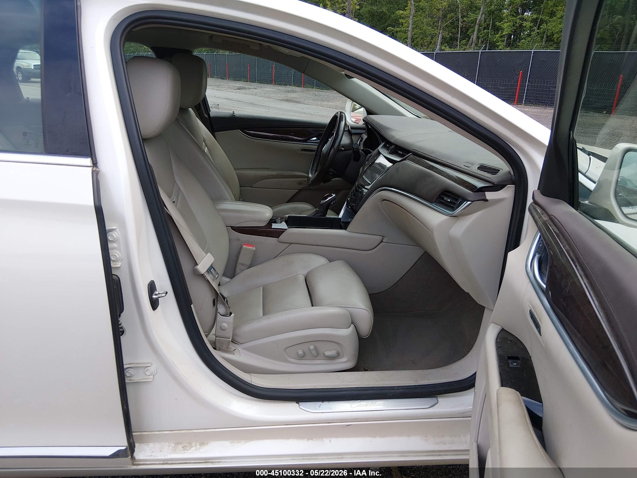 2014 Cadillac Xts Luxury White vin: 2G61M5S32E9131525
