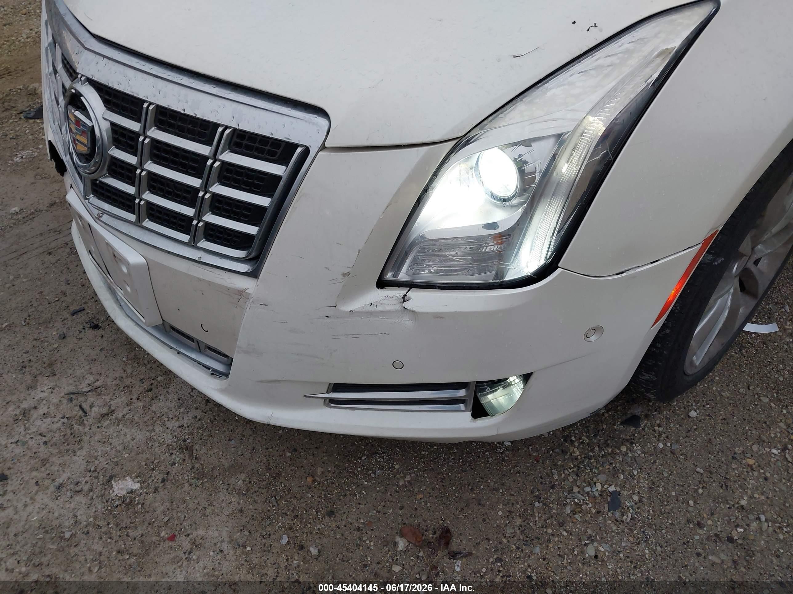 2014 Cadillac Xts Luxury White vin: 2G61M5S32E9301379