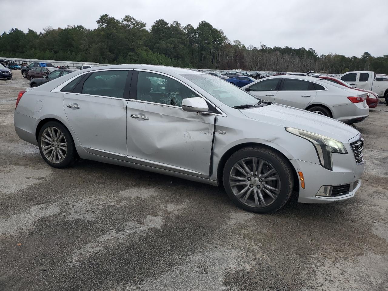 2018 Cadillac Xts Luxury Серебряный vin: 2G61M5S32J9159013