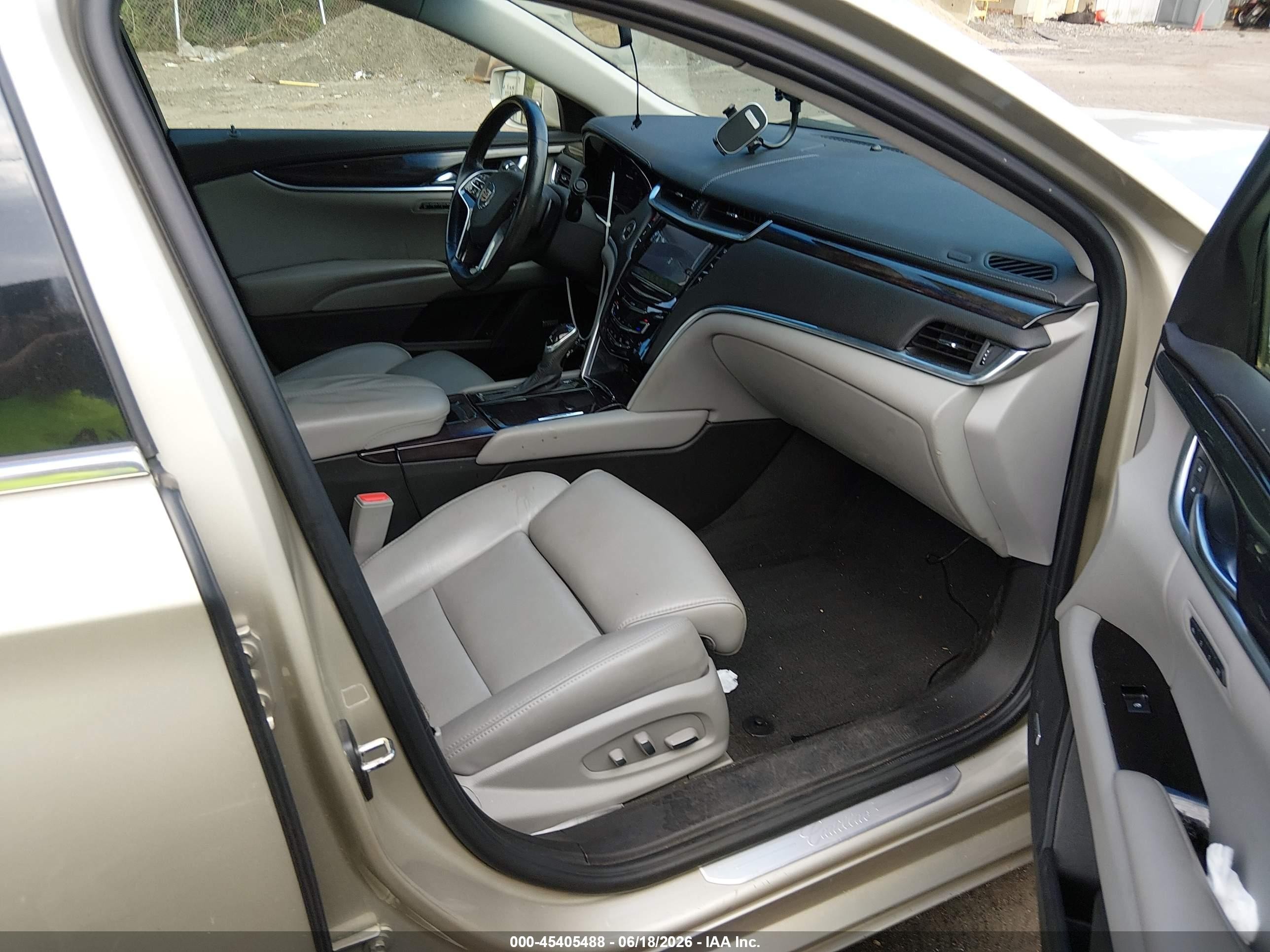 2014 Cadillac Xts Luxury Золотой vin: 2G61M5S33E9185464