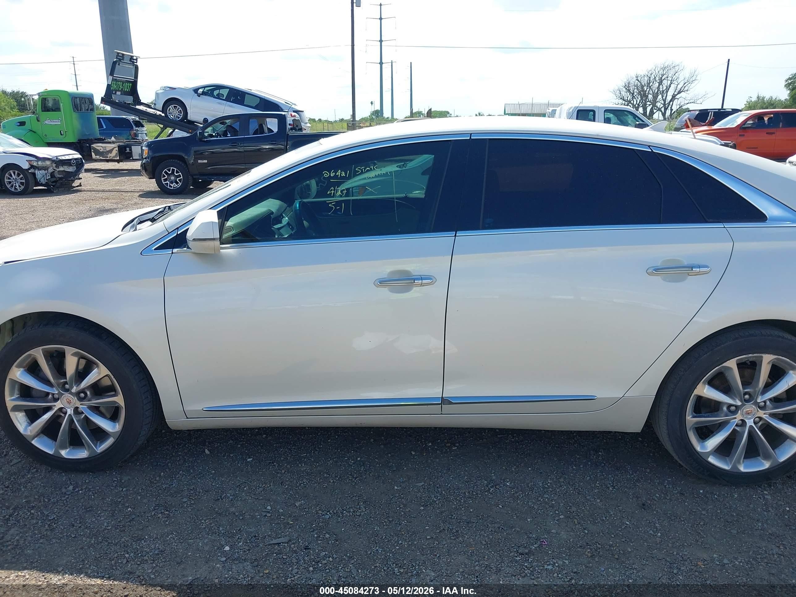 2014 Cadillac Xts Luxury White vin: 2G61M5S33E9325853