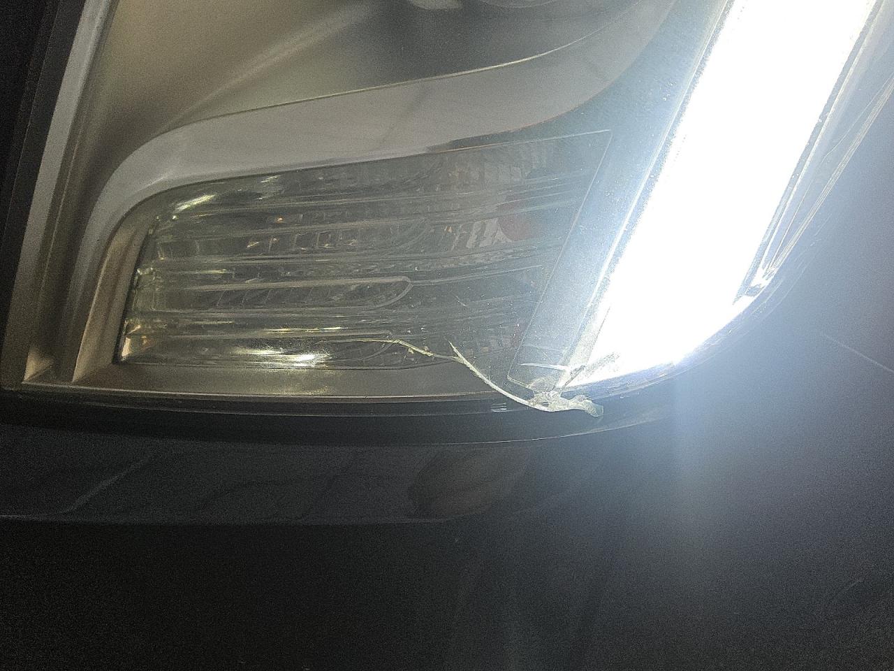 2014 Cadillac Xts Luxury Collection Black vin: 2G61M5S34E9219959 Damage: Left Head Lamp, Broken, Replacement Required