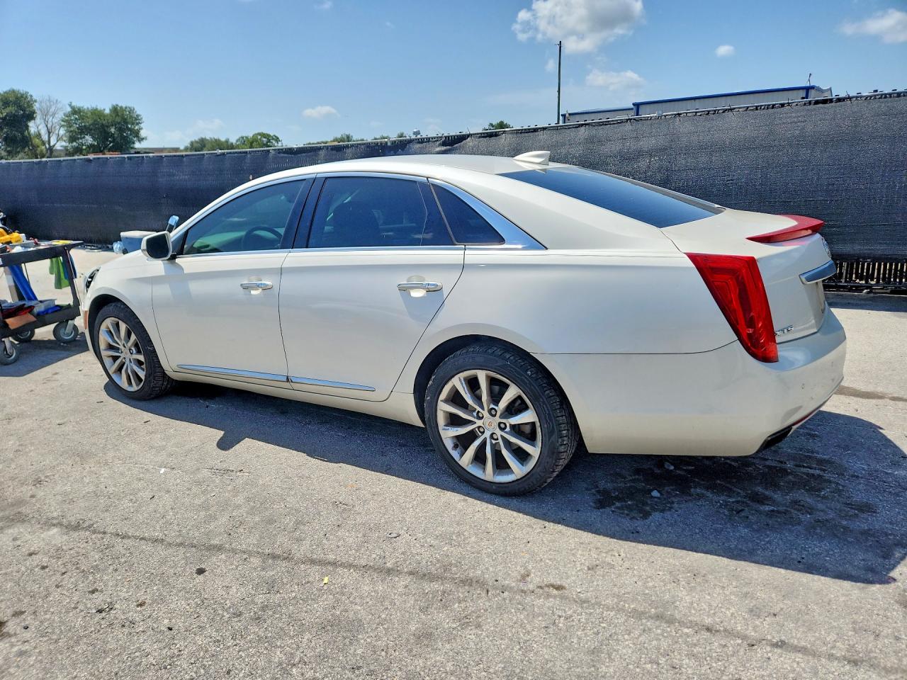 2015 Cadillac Xts Luxury Collection Cream vin: 2G61M5S35F9199285
