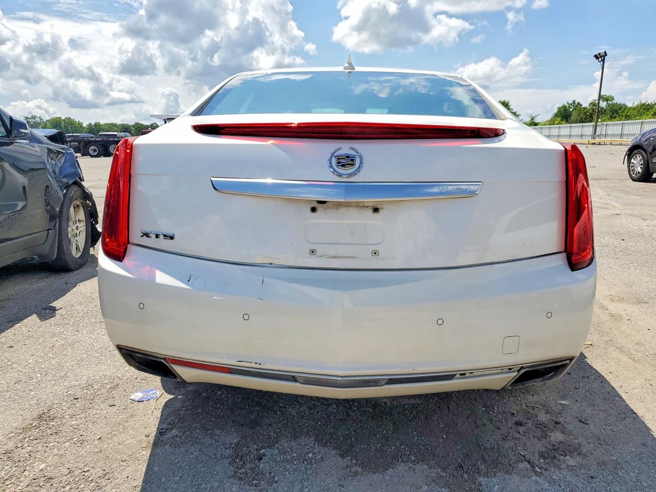 2014 Cadillac Xts Luxury Collection White vin: 2G61M5S37E9135330