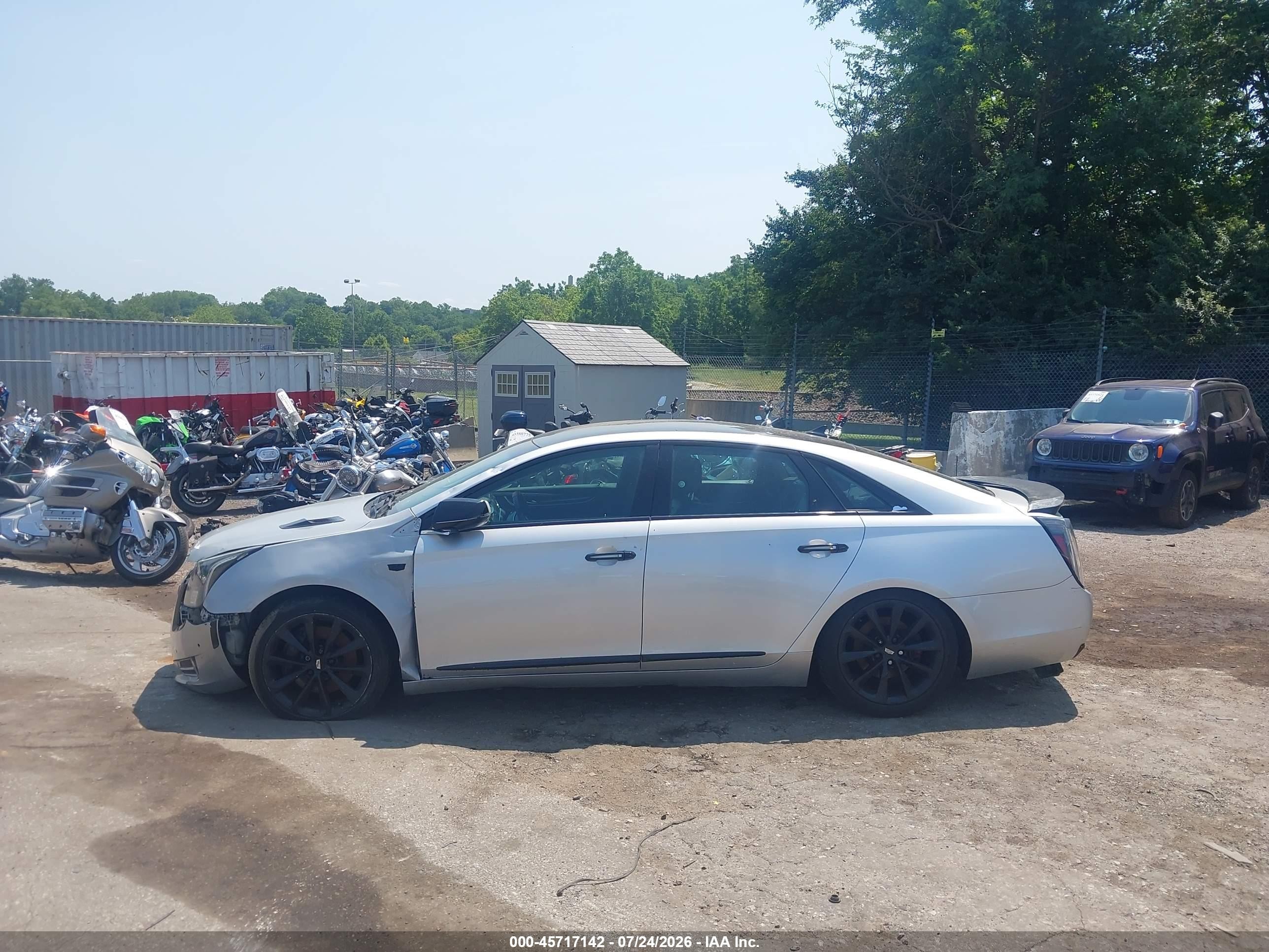 2014 Cadillac Xts Luxury Silver vin: 2G61M5S37E9210897