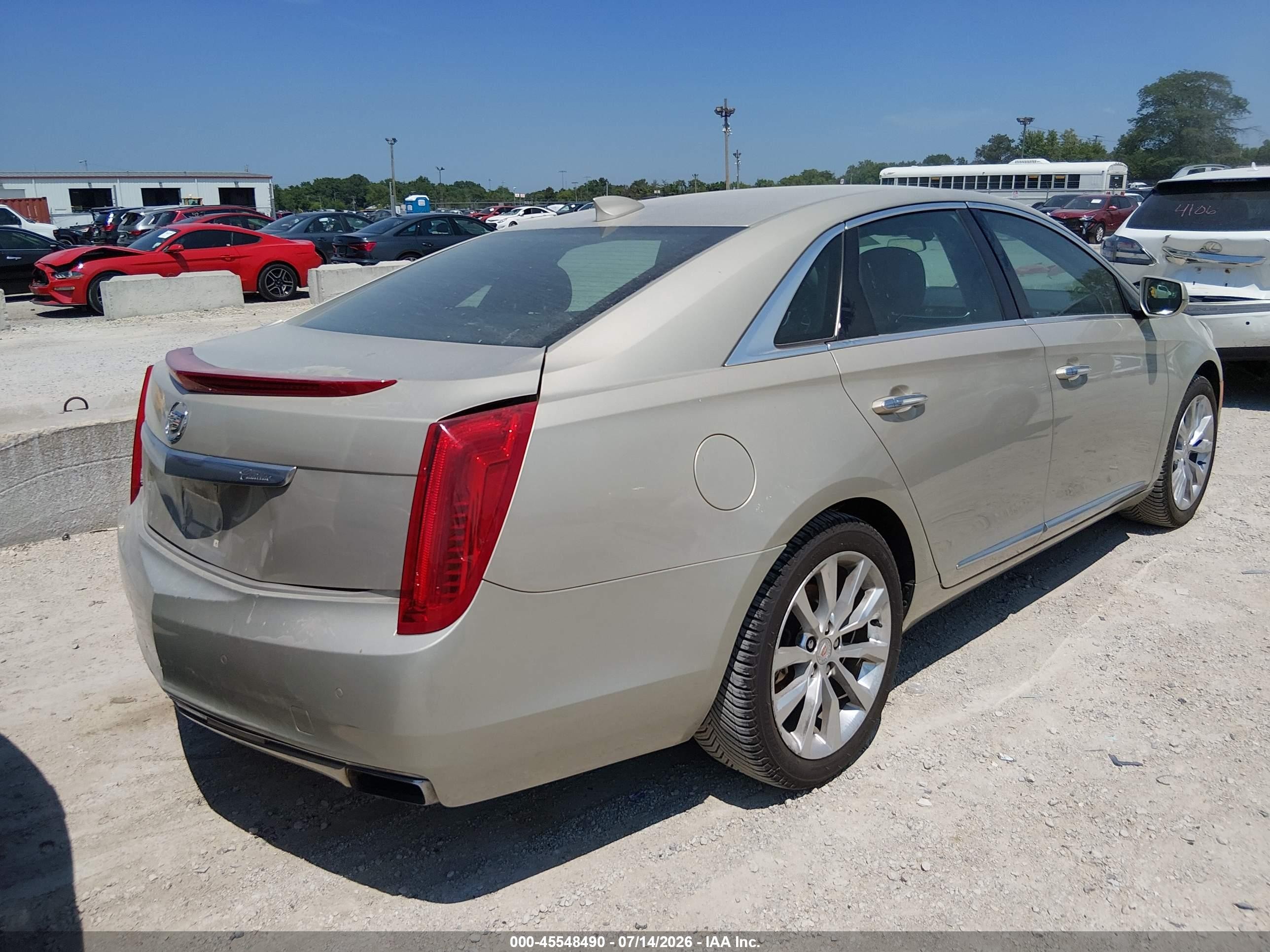 2015 Cadillac Xts Luxury Золотой vin: 2G61M5S37F9222338
