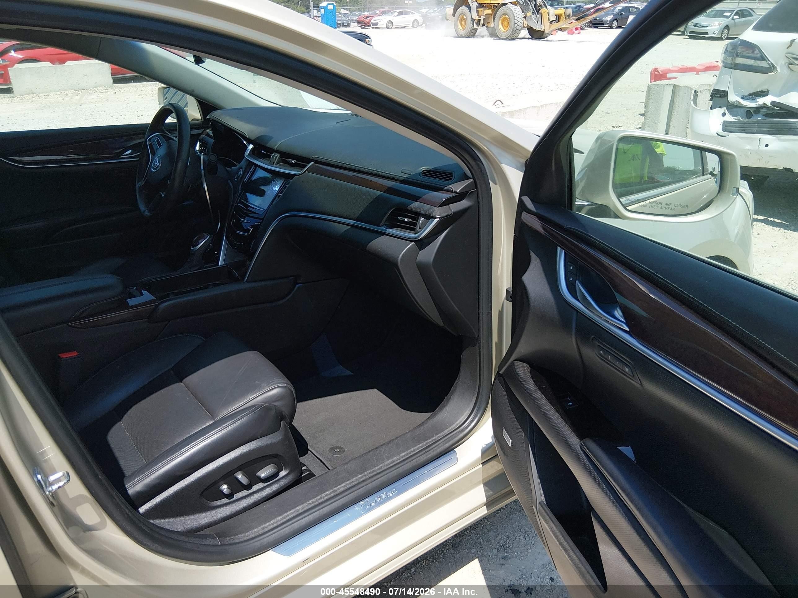 2015 Cadillac Xts Luxury Золотой vin: 2G61M5S37F9222338