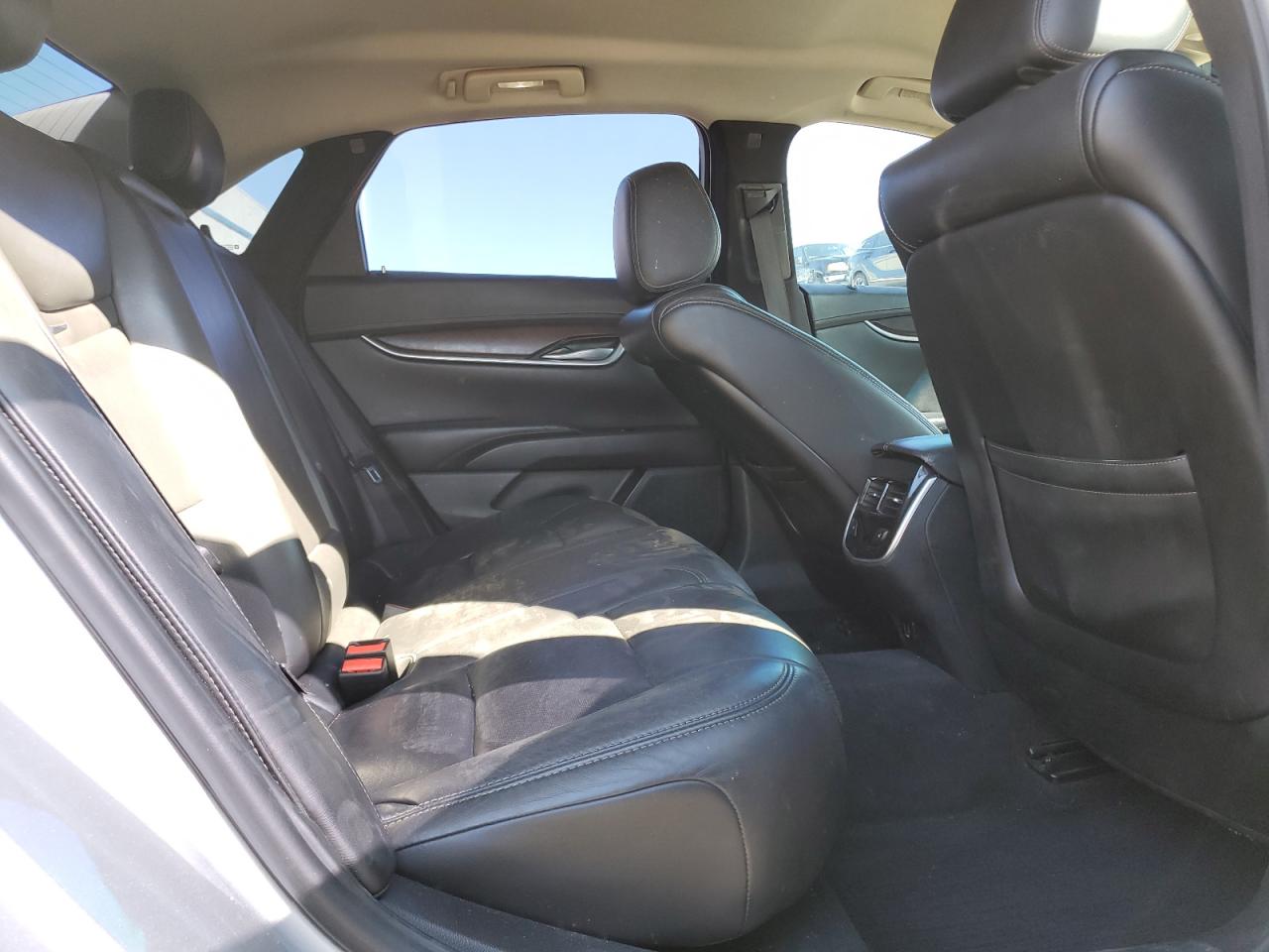 2018 Cadillac Xts Luxury Серебряный vin: 2G61M5S37J9147004