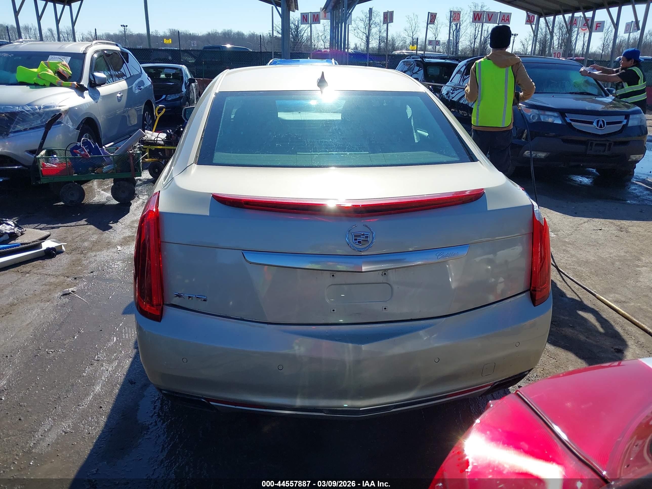 2014 Cadillac Xts Luxury Золотой vin: 2G61M5S38E9172189