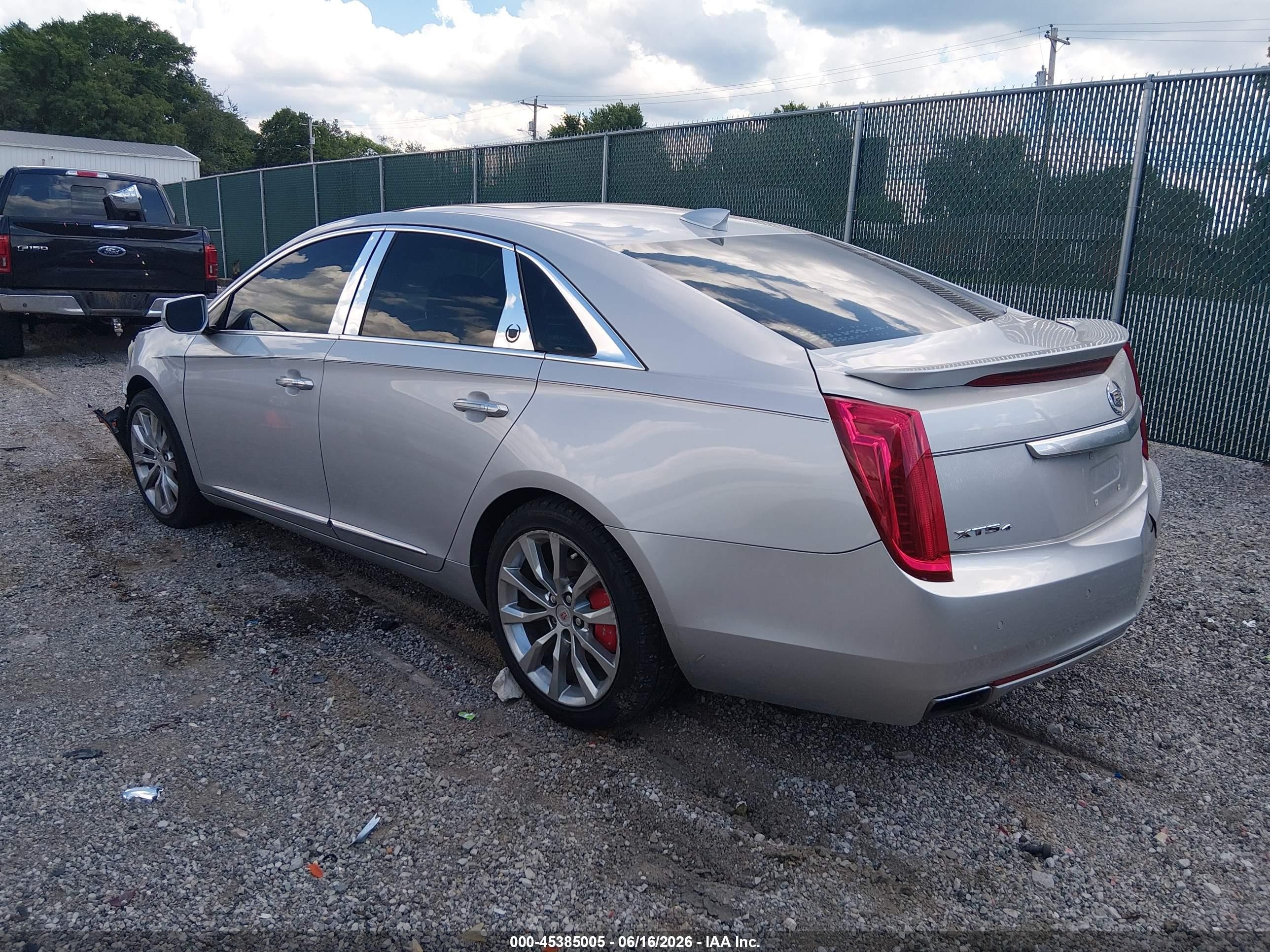 2015 Cadillac Xts Luxury Серебряный vin: 2G61N5S31F9179547