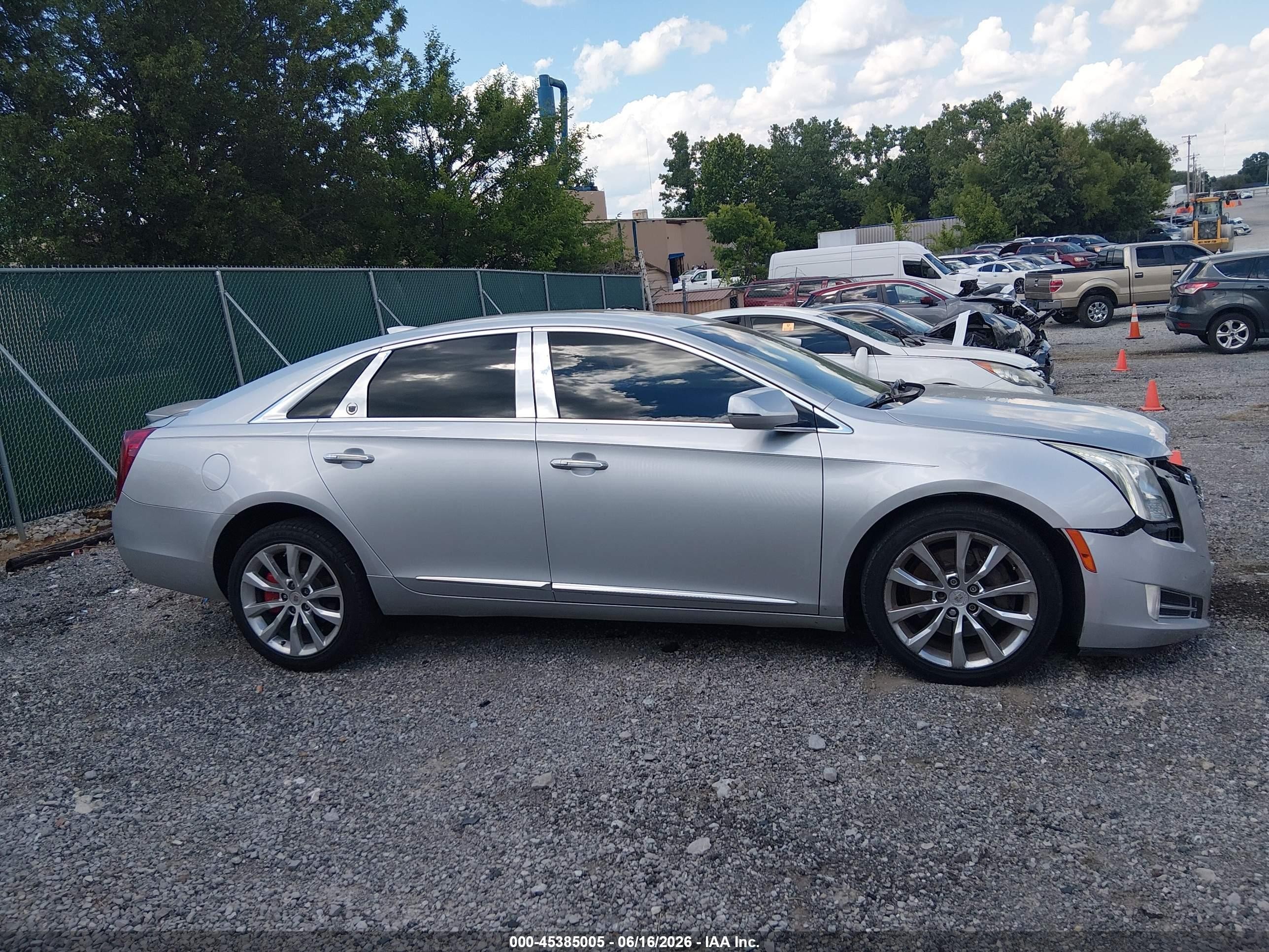 2015 Cadillac Xts Luxury Серебряный vin: 2G61N5S31F9179547