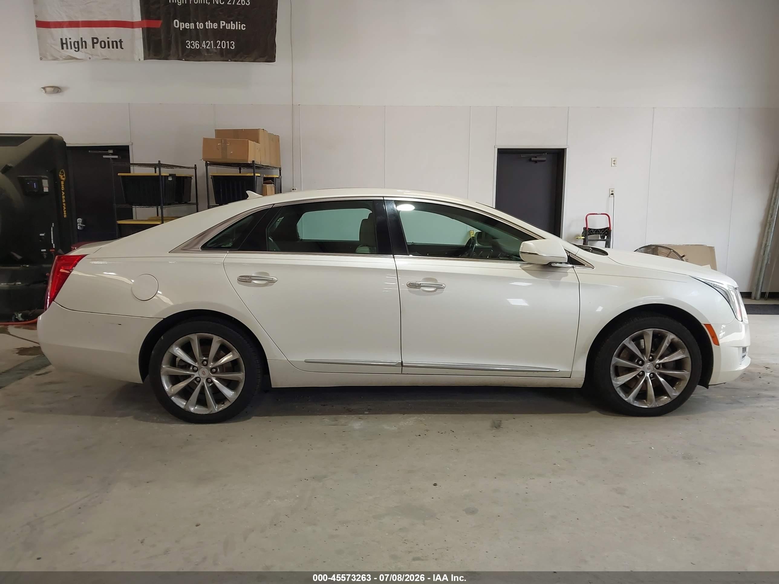 2013 Cadillac Xts Luxury White vin: 2G61P5S30D9129763