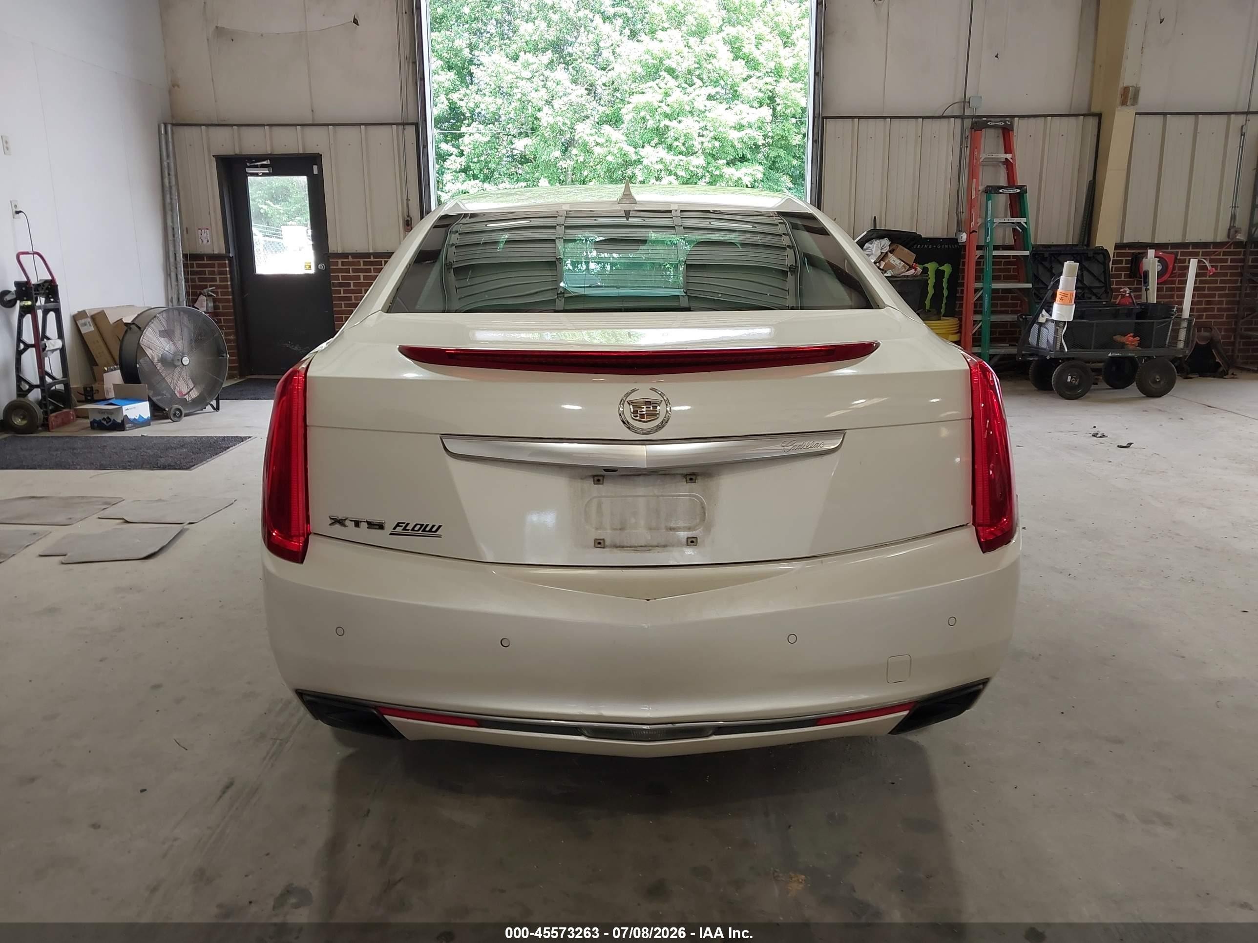 2013 Cadillac Xts Luxury White vin: 2G61P5S30D9129763
