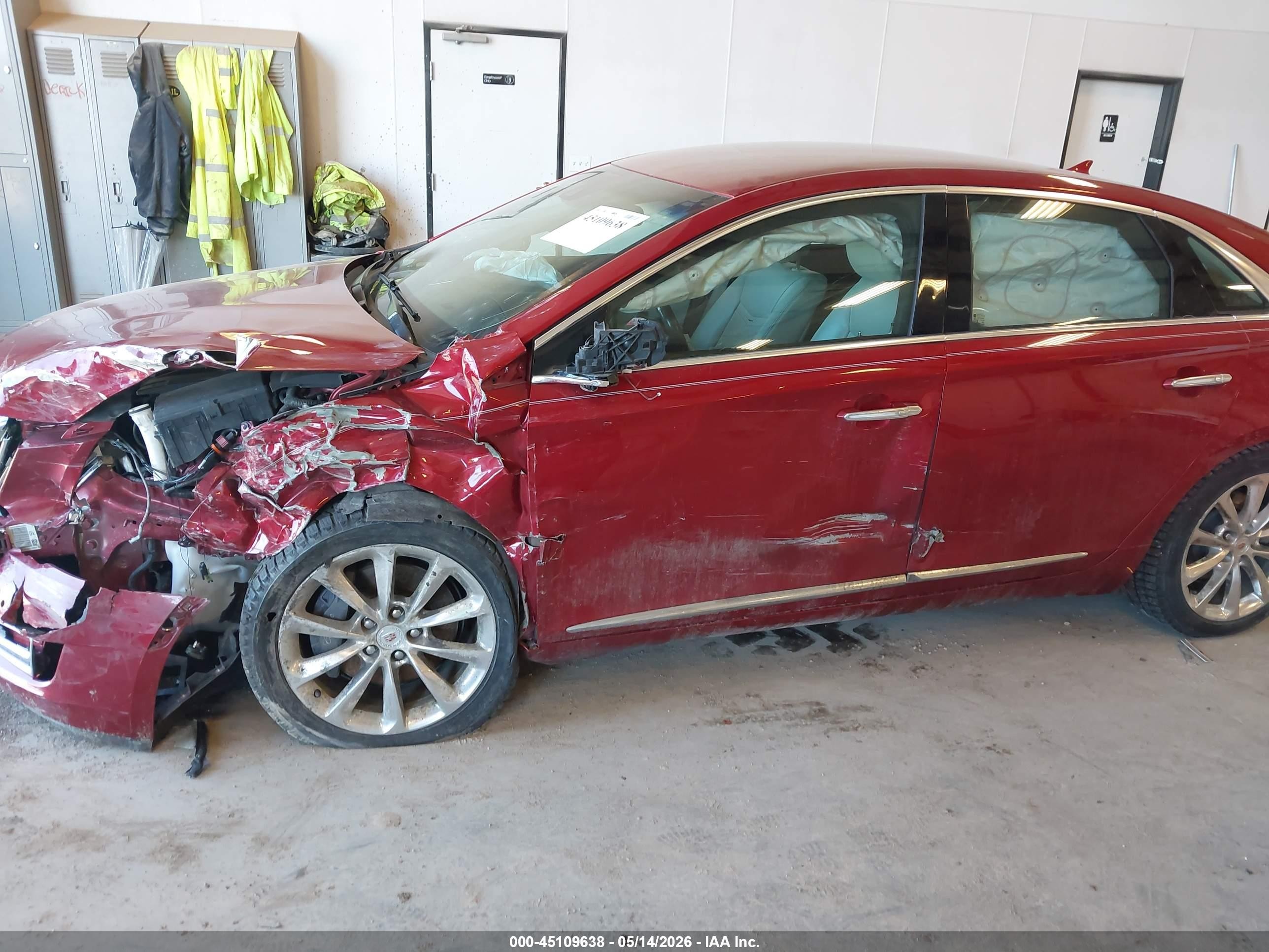 2013 Cadillac Xts Luxury Красный vin: 2G61P5S30D9215512
