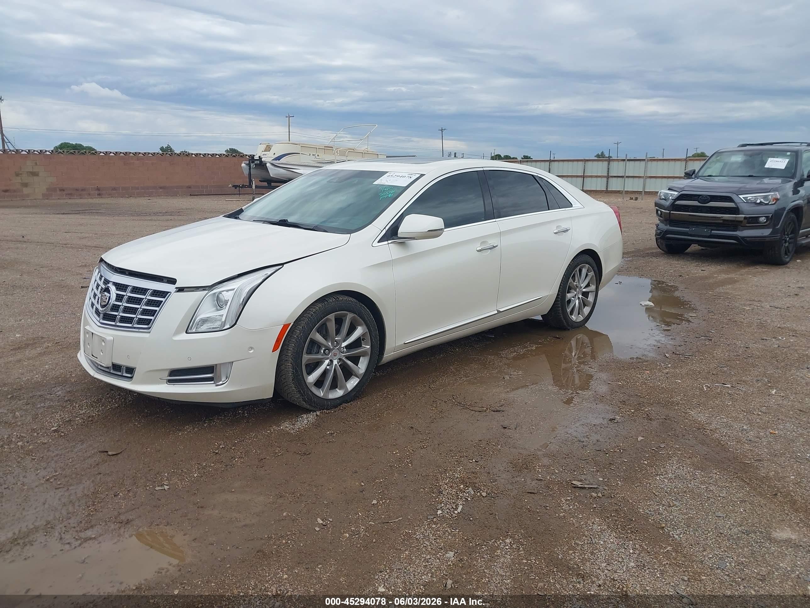 2014 Cadillac Xts Premium White vin: 2G61P5S30E9167107