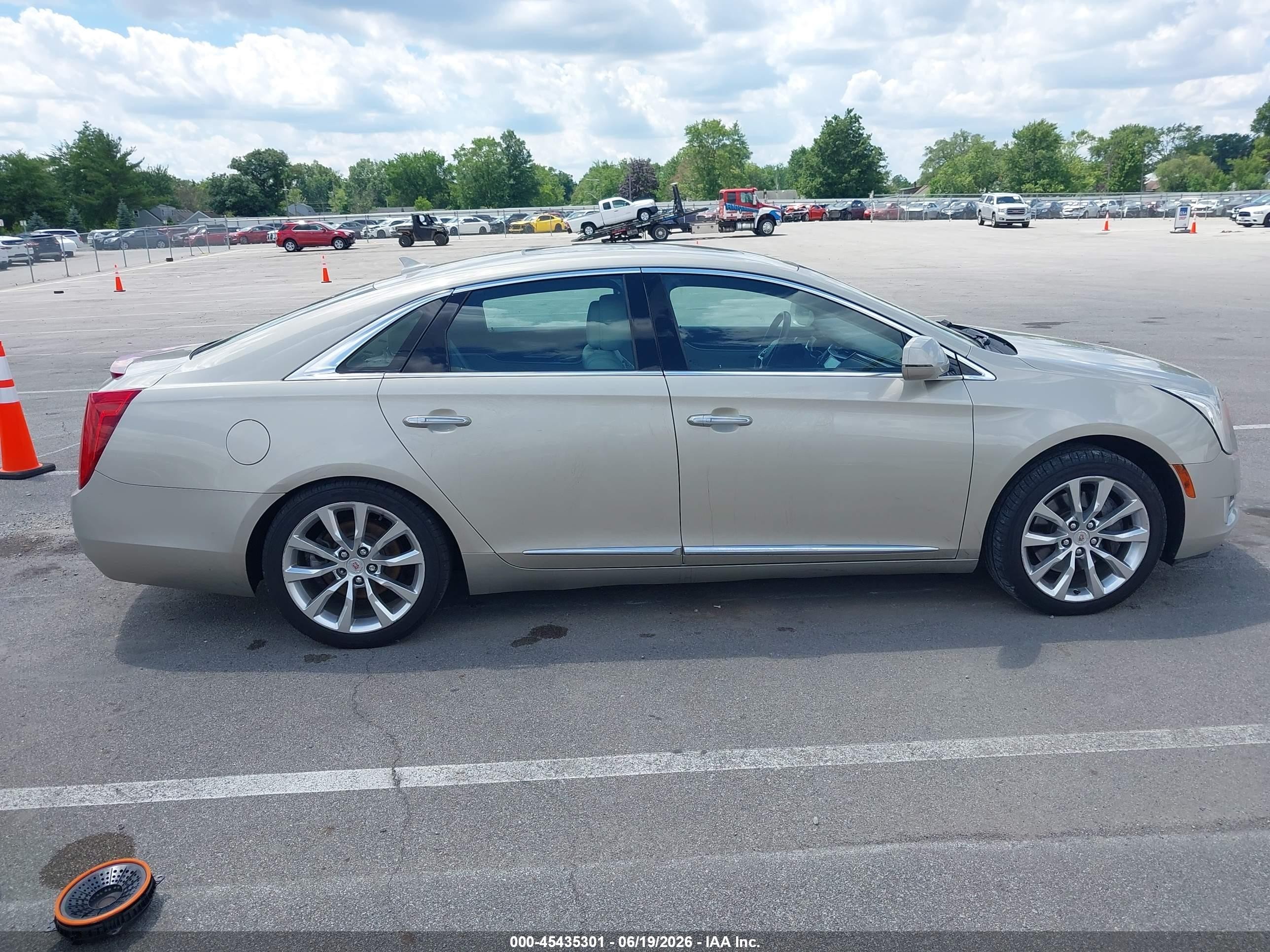 2013 Cadillac Xts Luxury Beige vin: 2G61P5S31D9136706