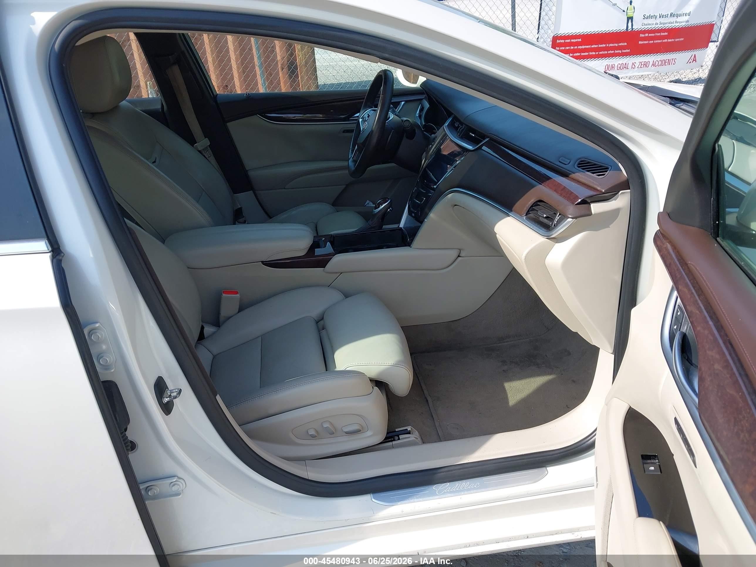 2014 Cadillac Xts Premium Белый vin: 2G61P5S31E9189536