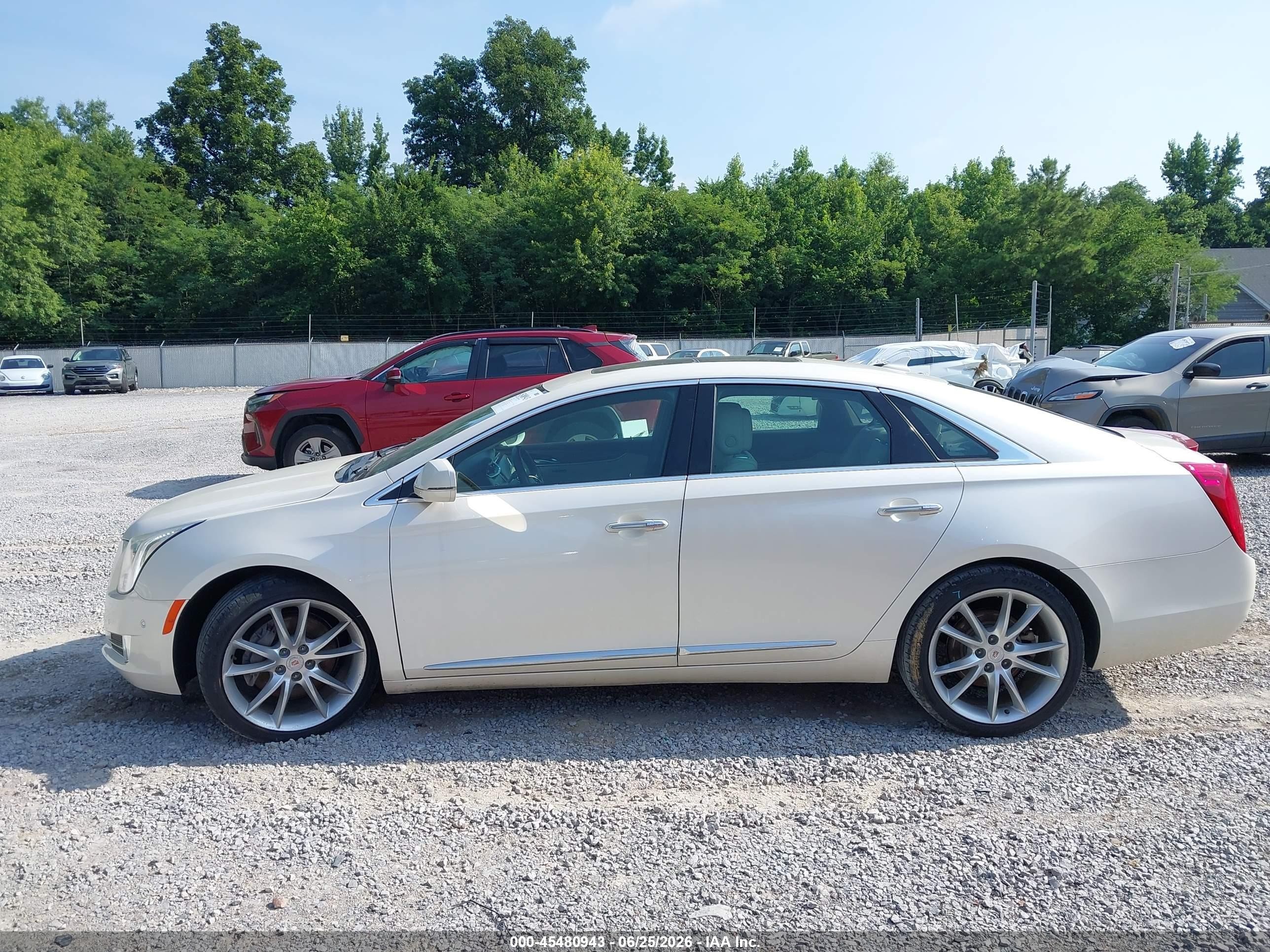 2014 Cadillac Xts Premium Белый vin: 2G61P5S31E9189536