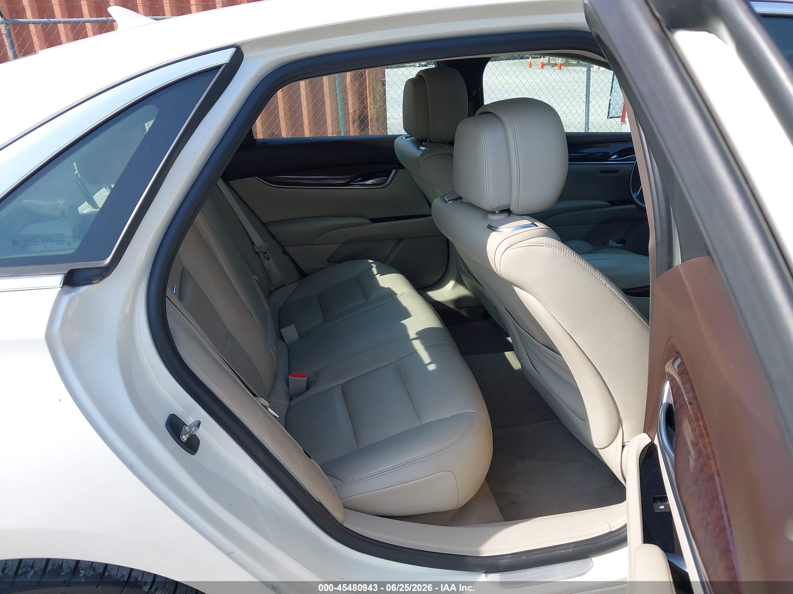 2014 Cadillac Xts Premium Белый vin: 2G61P5S31E9189536