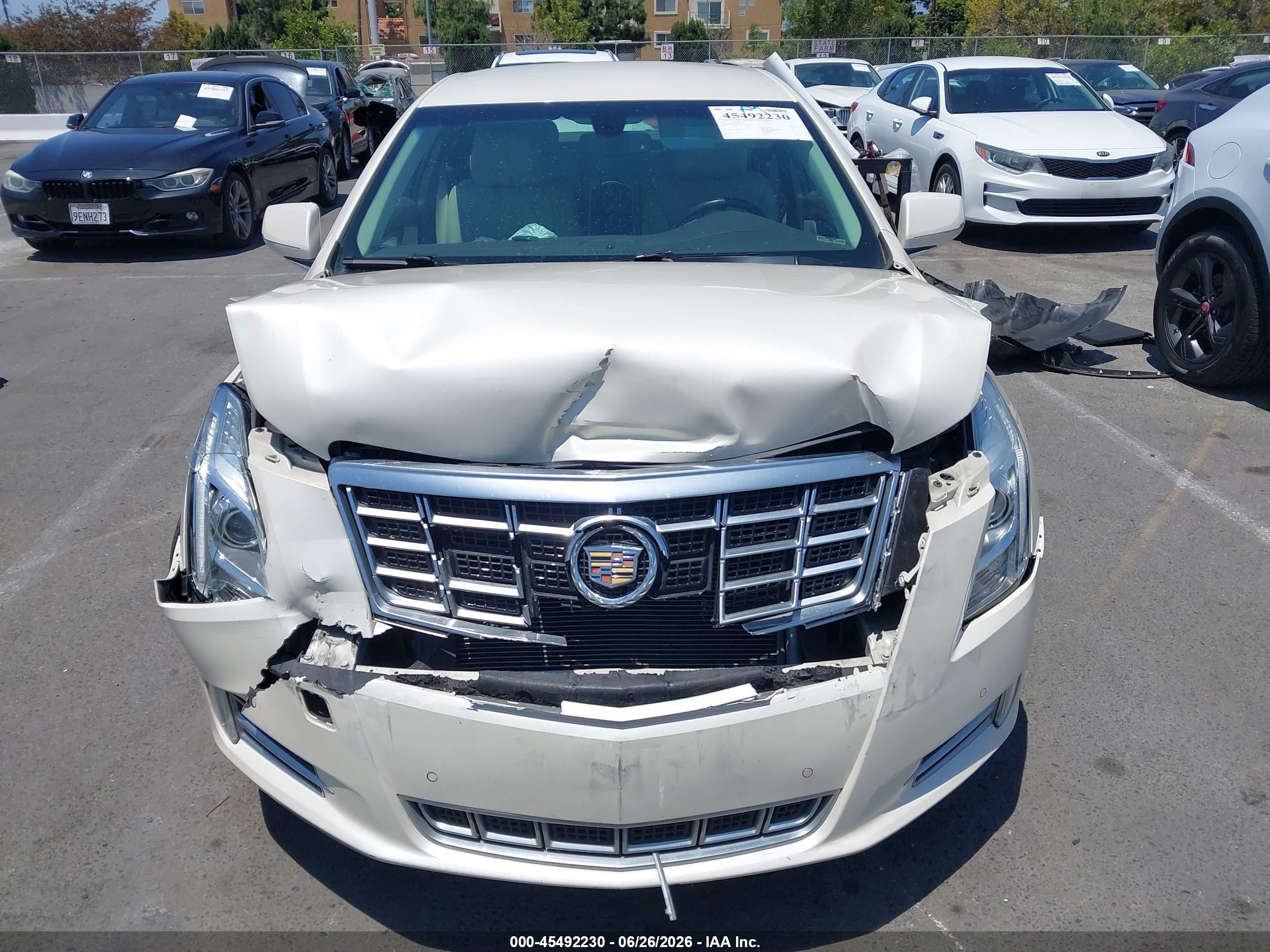 2013 Cadillac Xts Luxury Cream vin: 2G61P5S32D9170458