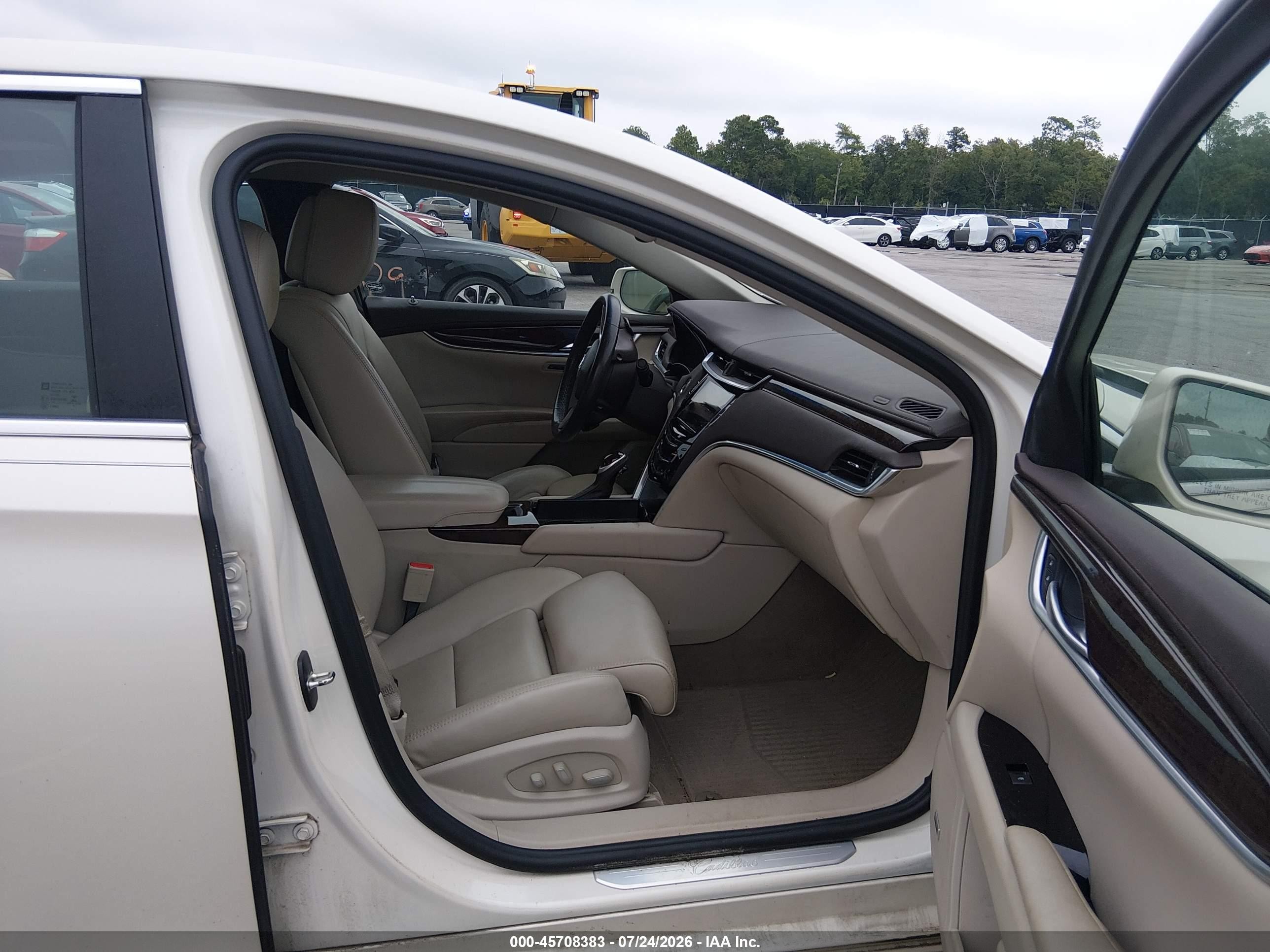 2013 Cadillac Xts Luxury White vin: 2G61P5S32D9188572
