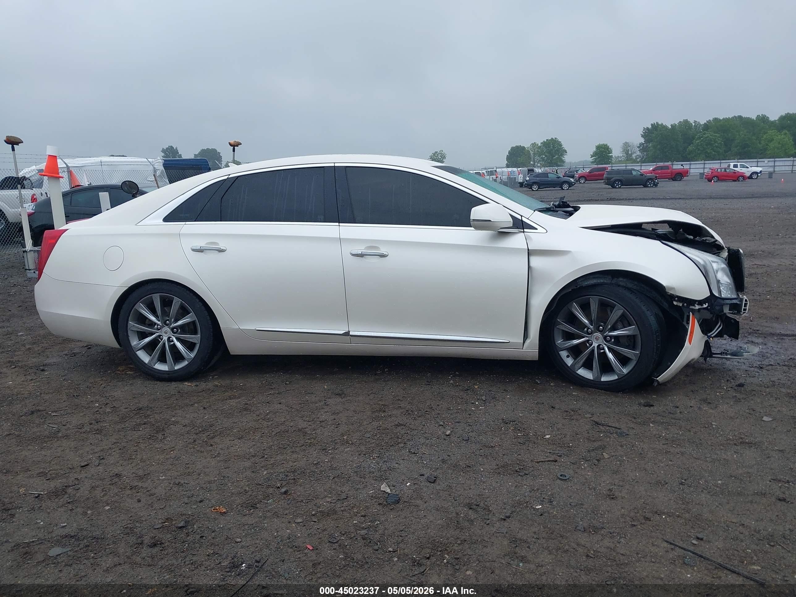 2013 Cadillac Xts Luxury Белый vin: 2G61P5S32D9217908