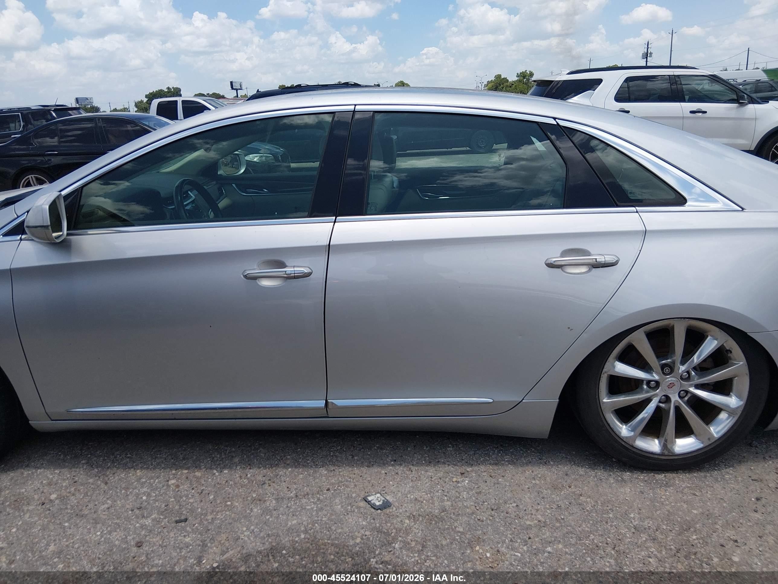 2013 Cadillac Xts Luxury Silver vin: 2G61P5S34D9218476