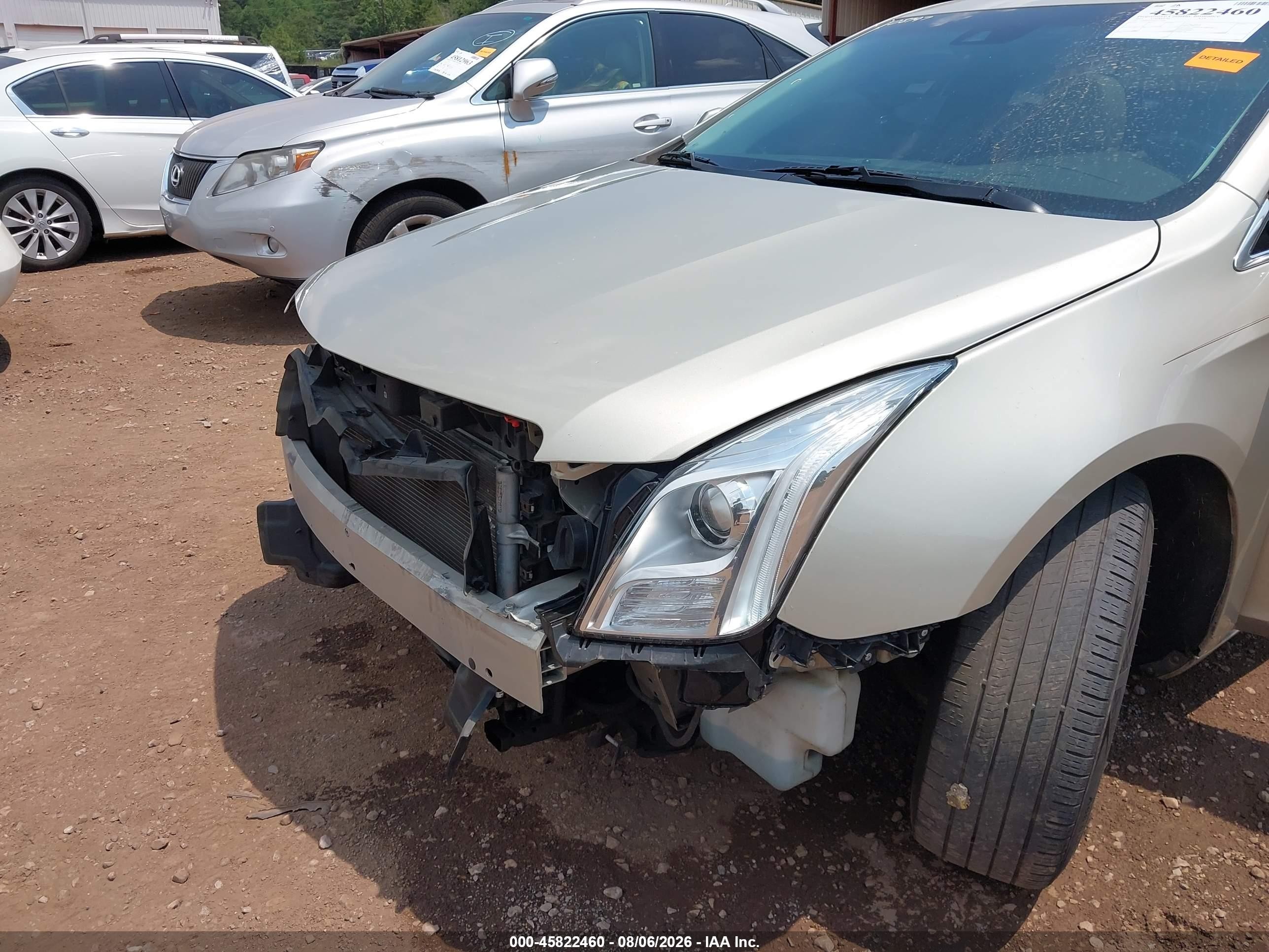 2013 Cadillac Xts Luxury Бежевый vin: 2G61P5S35D9237960