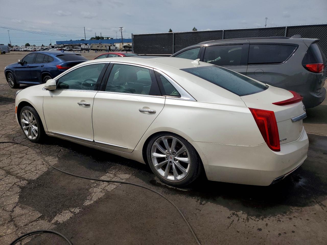 2013 Cadillac Xts Luxury Collection White vin: 2G61P5S36D9115012