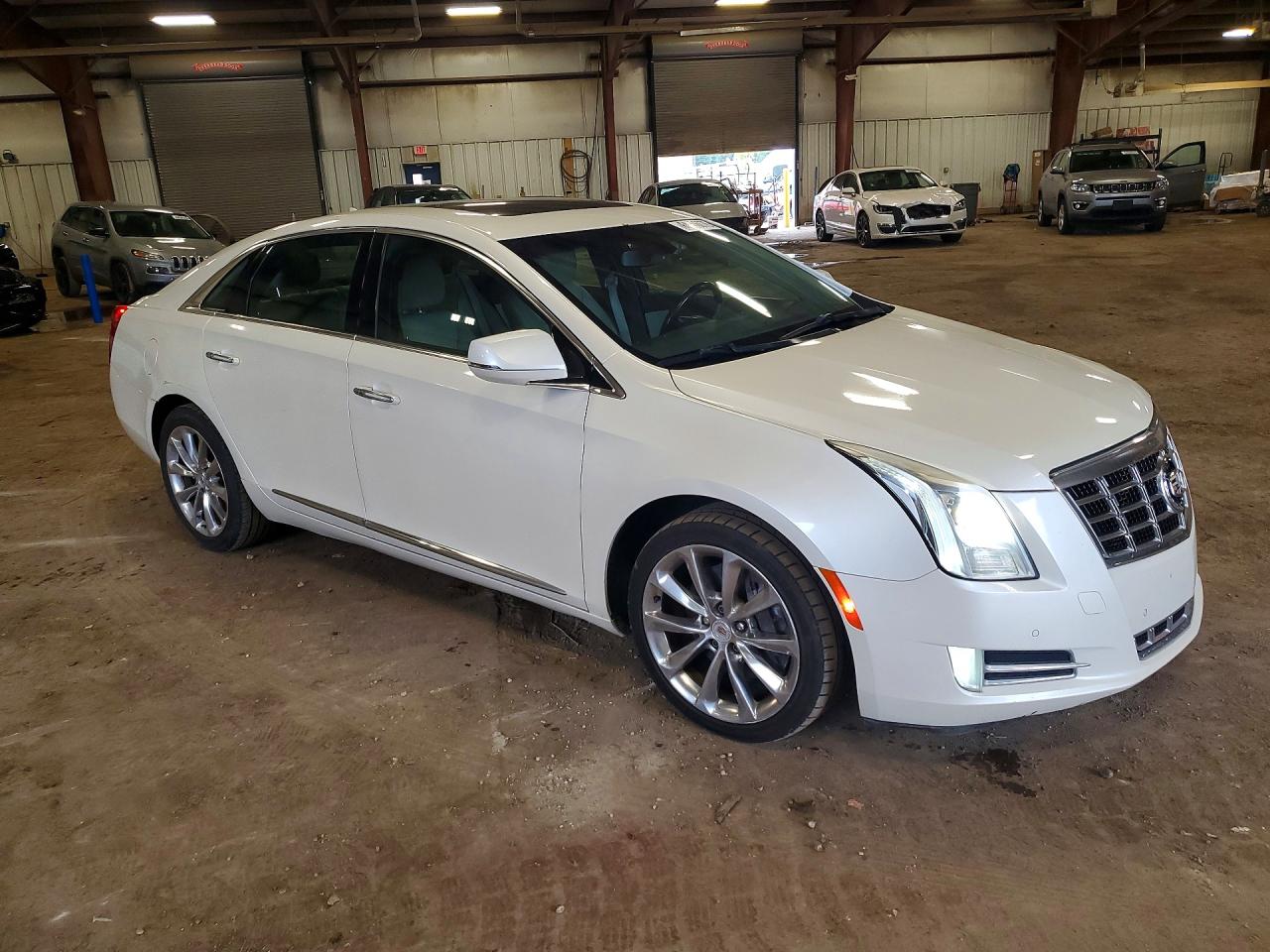 2013 Cadillac Xts Luxury Collection White vin: 2G61P5S36D9115012