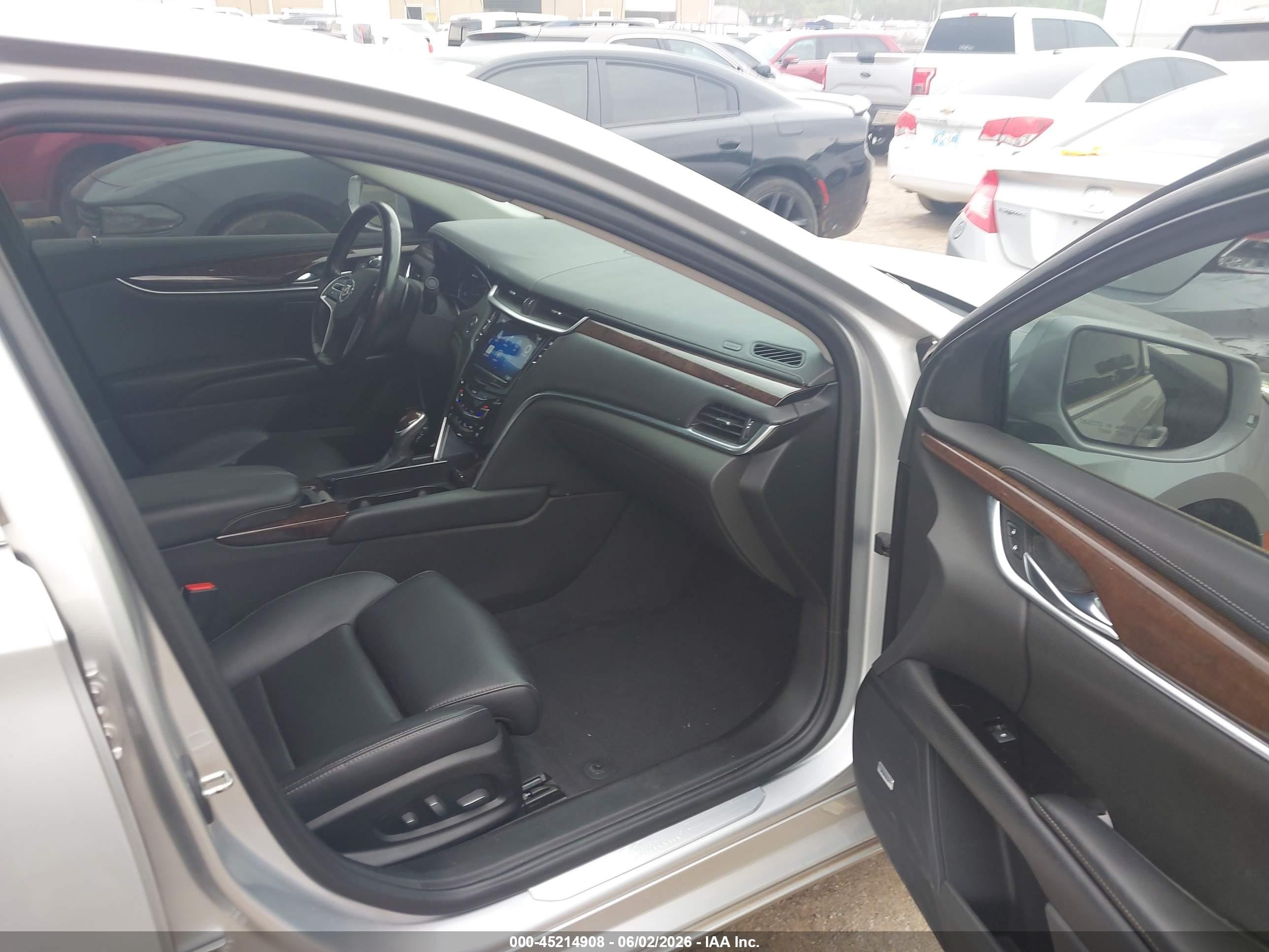 2013 Cadillac Xts Luxury Silver vin: 2G61P5S36D9119805