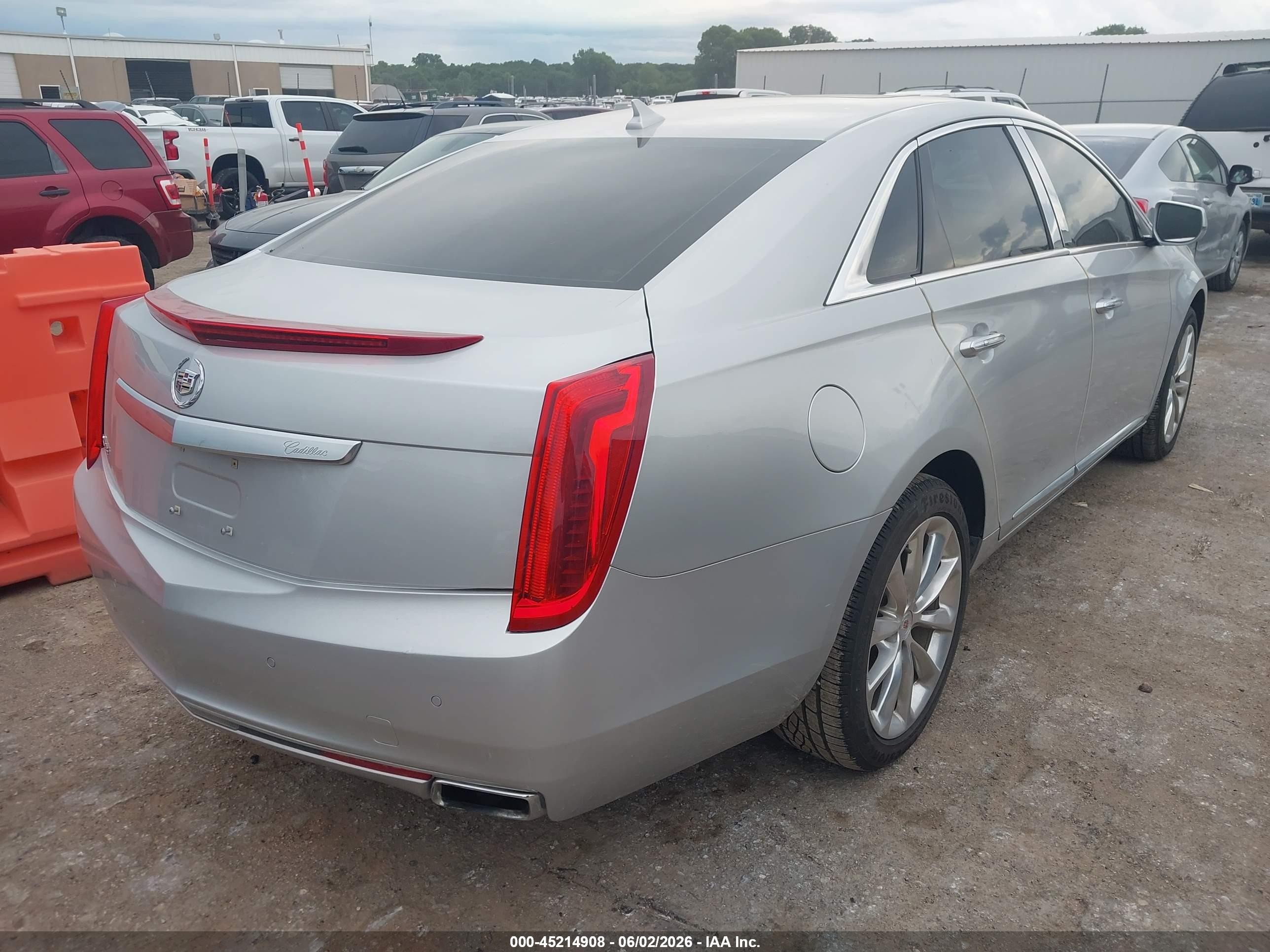 2013 Cadillac Xts Luxury Silver vin: 2G61P5S36D9119805