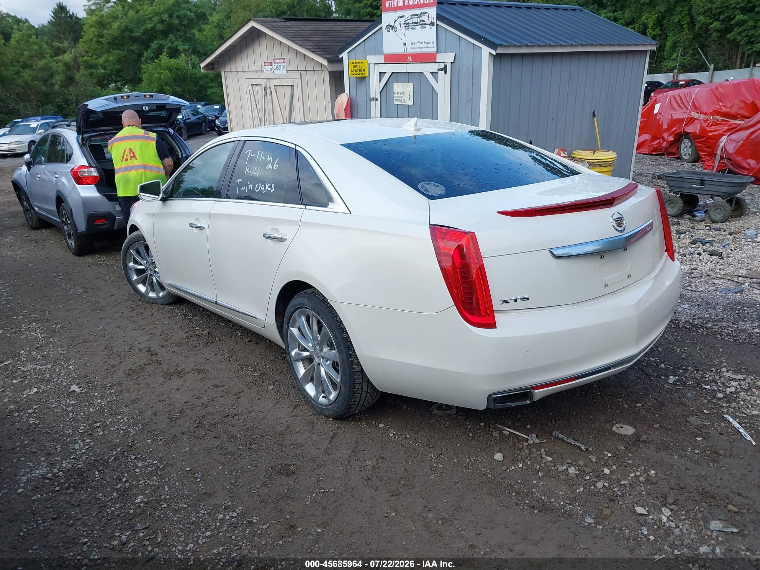 2013 Cadillac Xts Luxury White vin: 2G61P5S38D9113861
