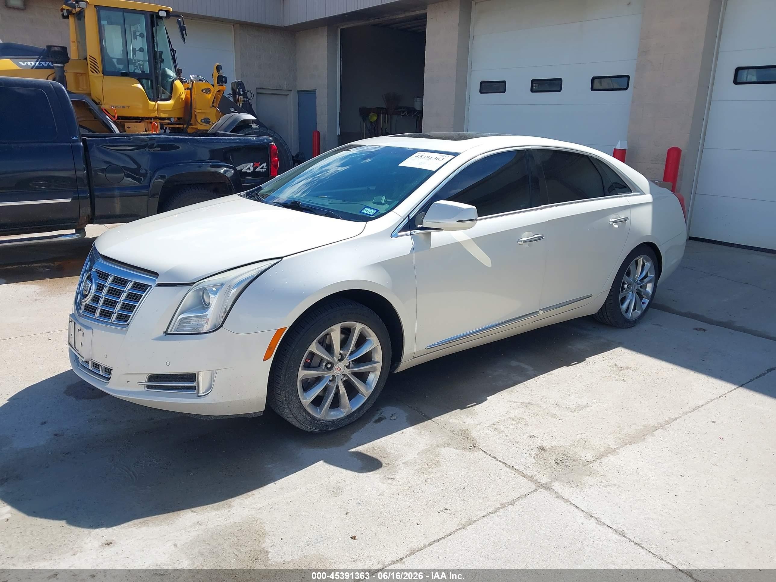 2013 Cadillac Xts Luxury White vin: 2G61P5S39D9103842