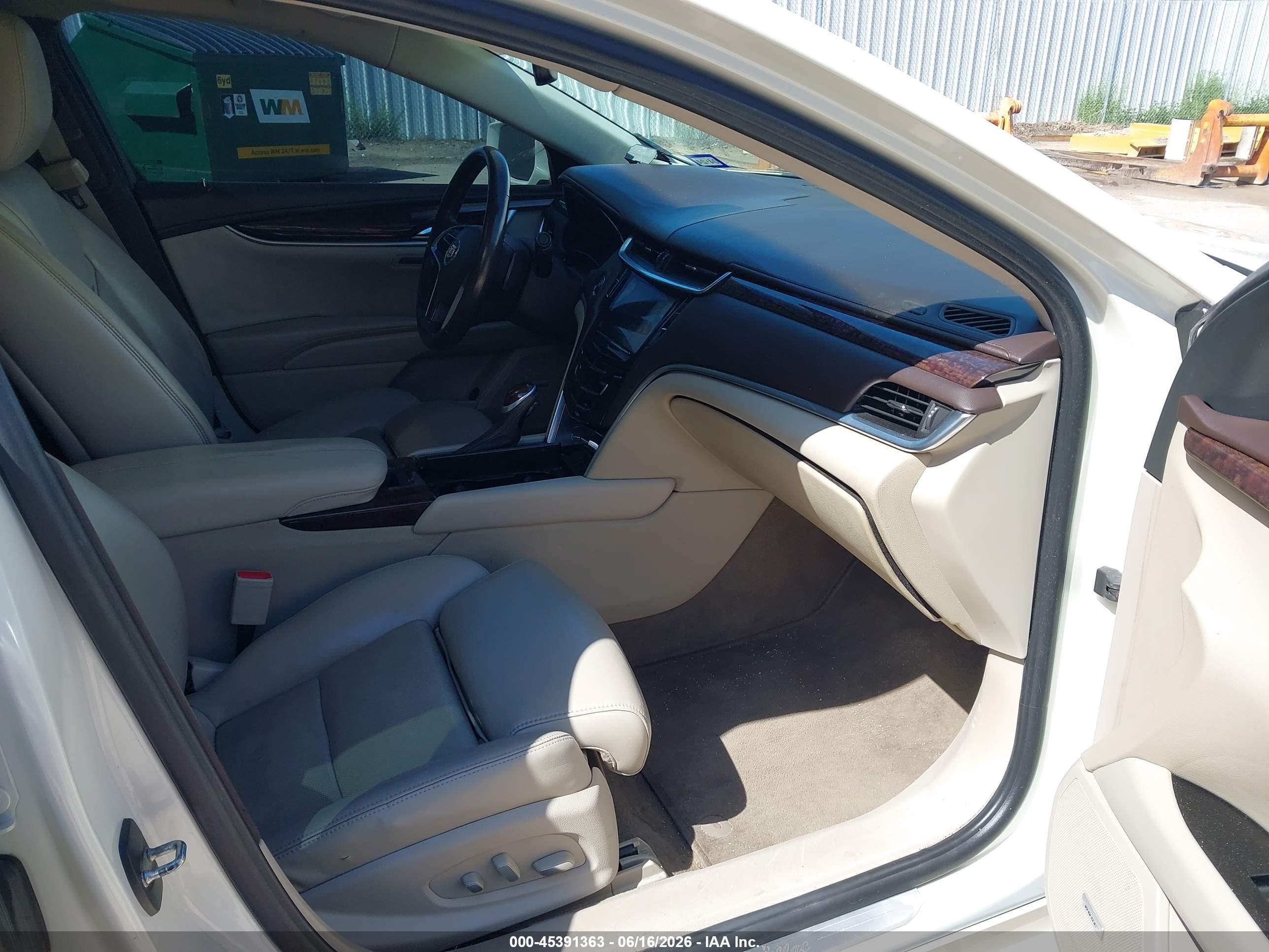 2013 Cadillac Xts Luxury White vin: 2G61P5S39D9103842