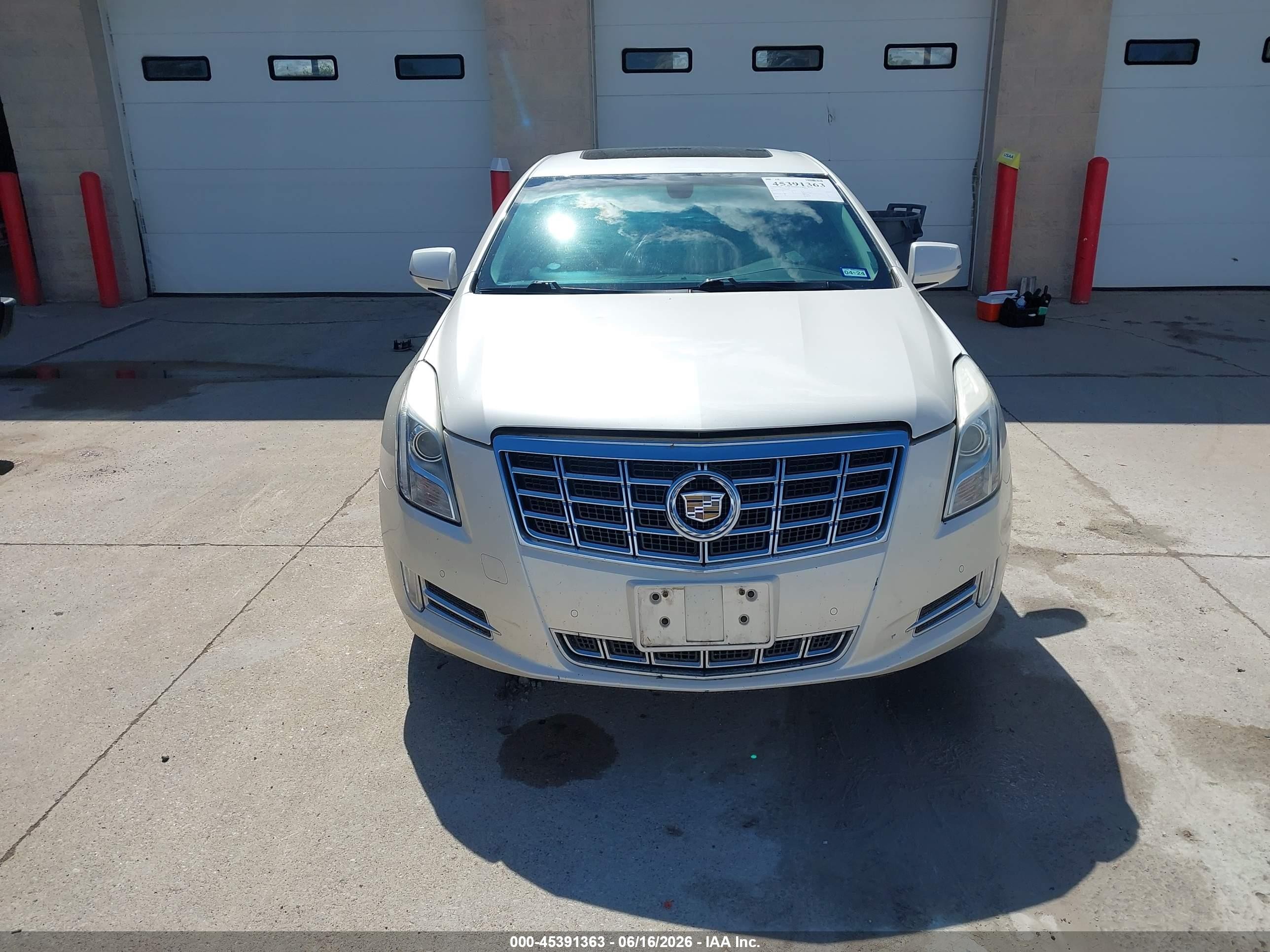 2013 Cadillac Xts Luxury White vin: 2G61P5S39D9103842